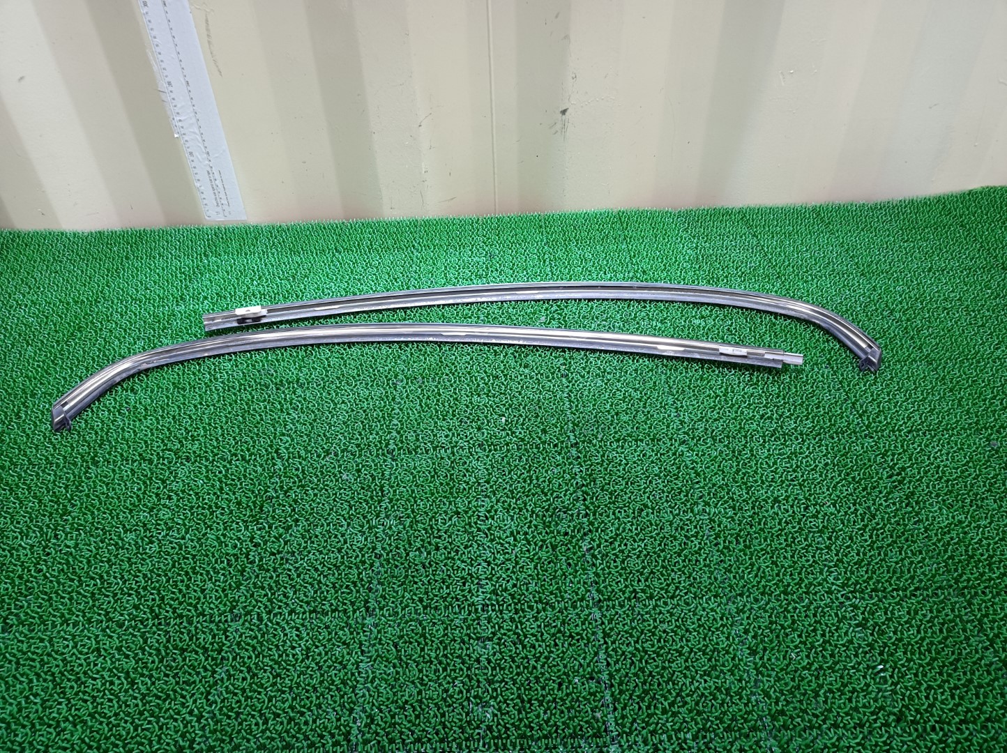 BMW フロントガラスサイドモールディング 左右 ミニクーパー ( R50 ) GH-RA16 2005