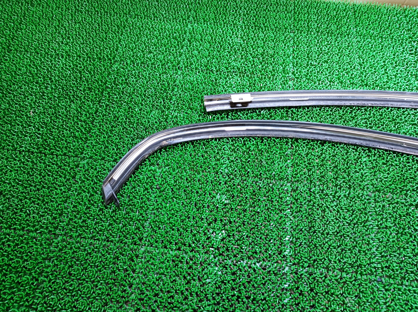BMW フロントガラスサイドモールディング 左右 ミニクーパー ( R50 ) GH-RA16 2005