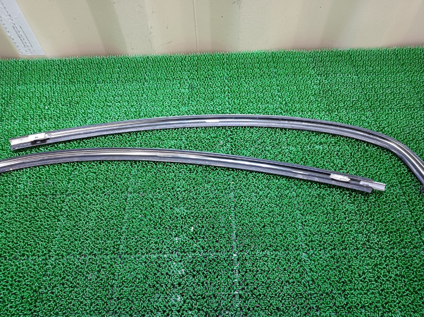 BMW フロントガラスサイドモールディング 左右 ミニクーパー ( R50 ) GH-RA16 2005