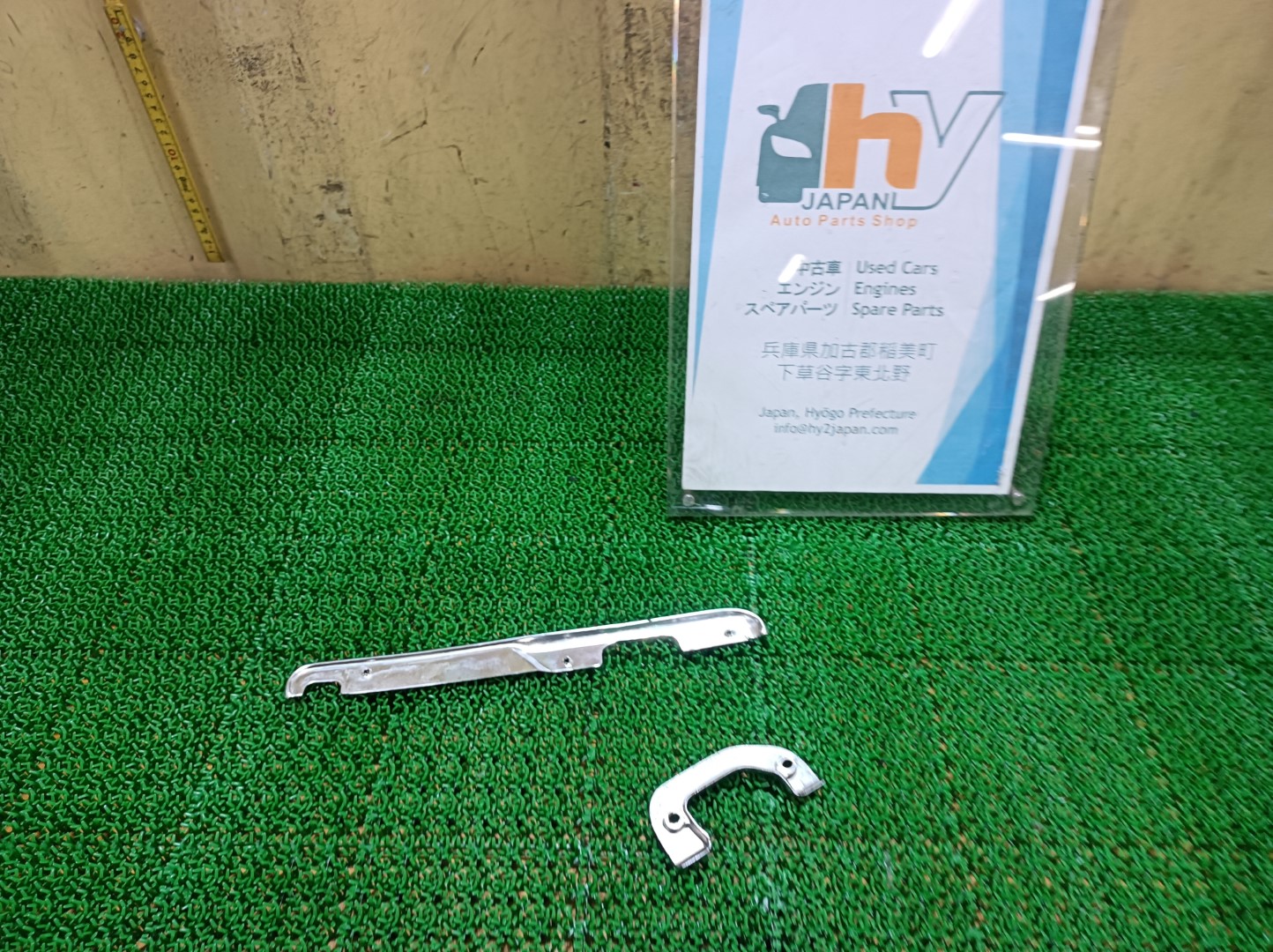希少 メルセデスベンツ フロントドアモール 左 450E W116 1973
