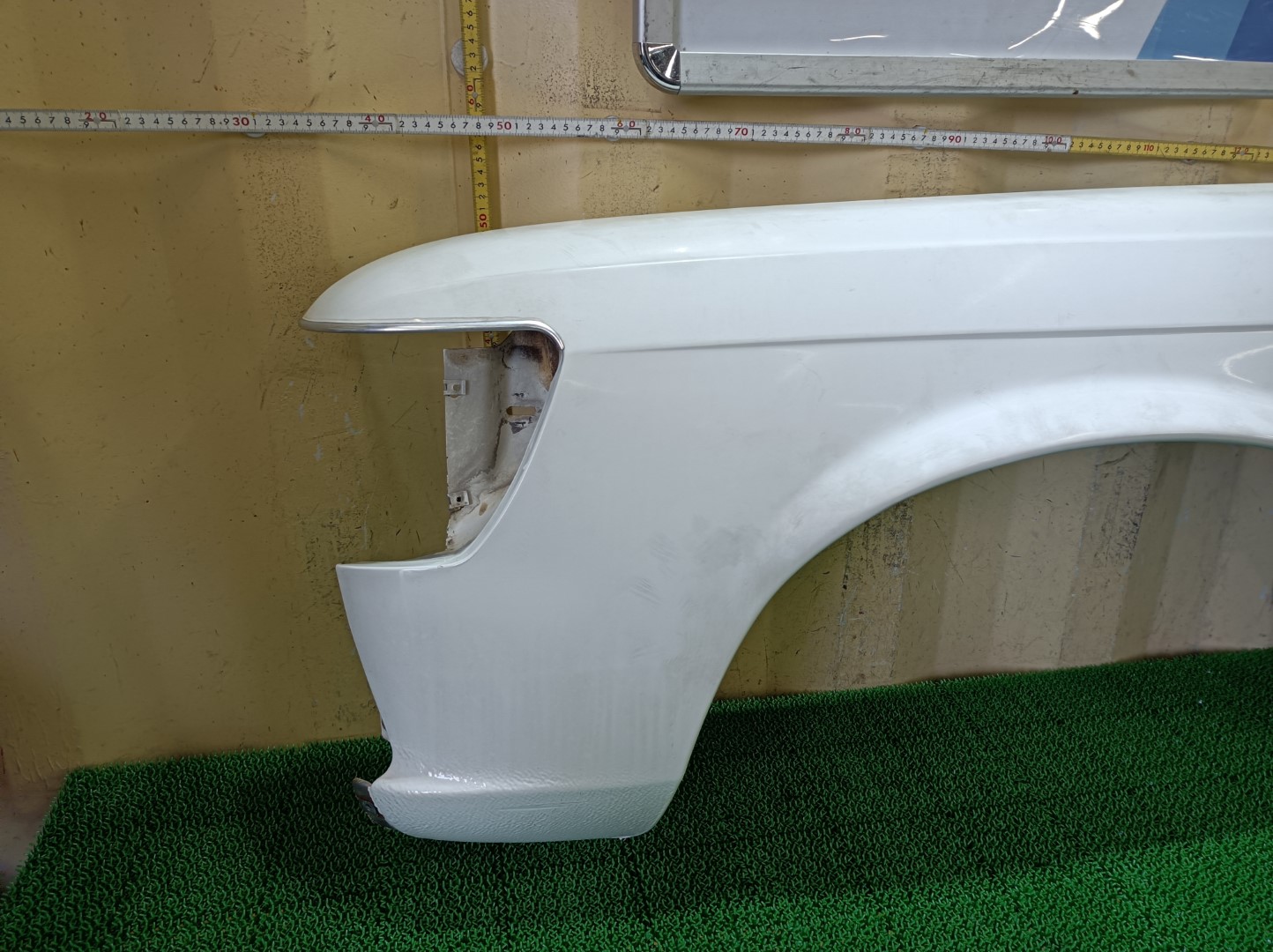 希少 メルセデスベンツ フロントフェンダーパネル 左 450SE W116 1973