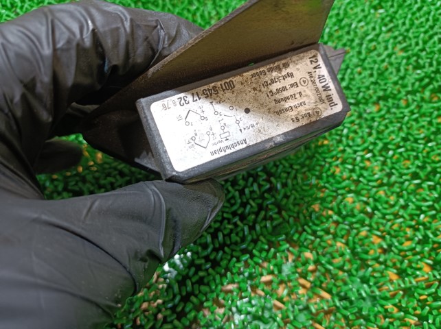 希少 メルセデスベンツ フューエルインジェクターコントロールモジュール 450SE W116 1973