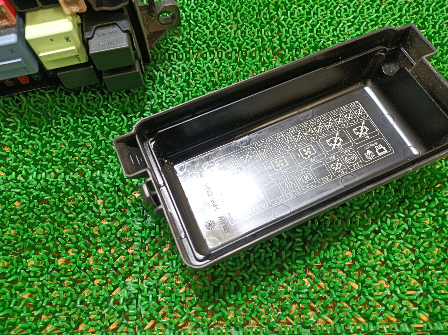 ミニ ヒューズボックス クーパーS ABA-MF16S MF16S クラブマン / R55 2010