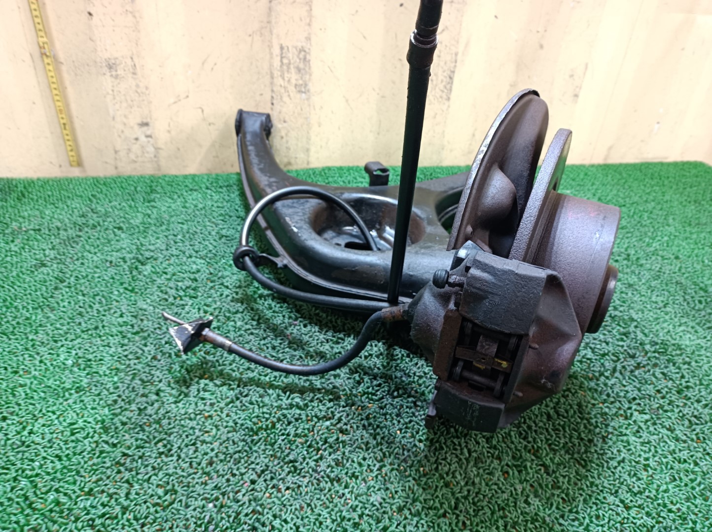 希少 メルセデスベンツ リアナックルハブ 左 450SE W116 1973