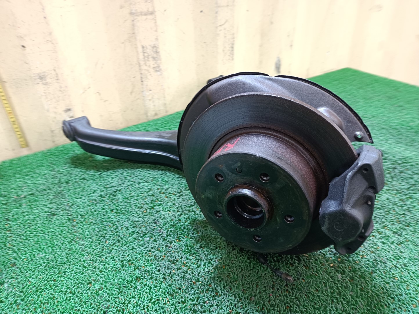 希少 メルセデスベンツ リアナックルハブ 右 450SE W116 1973