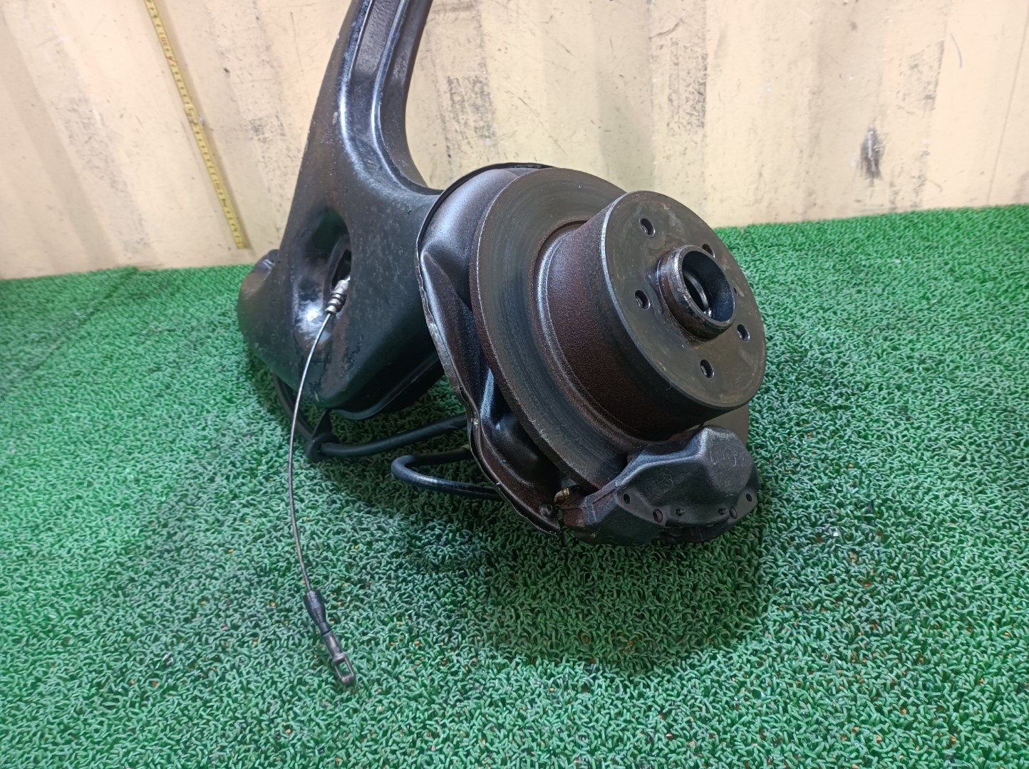 希少 メルセデスベンツ リアナックルハブ 右 450SE W116 1973
