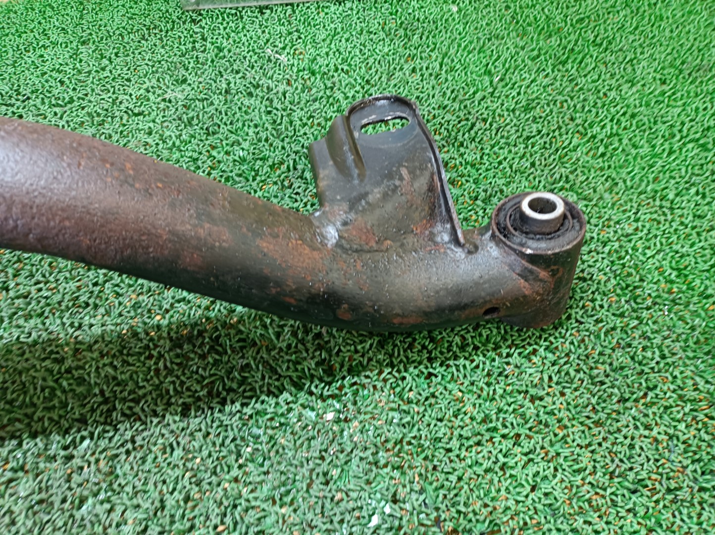 希少 メルセデスベンツ フロントクロスメンバー 450SE W116 1973