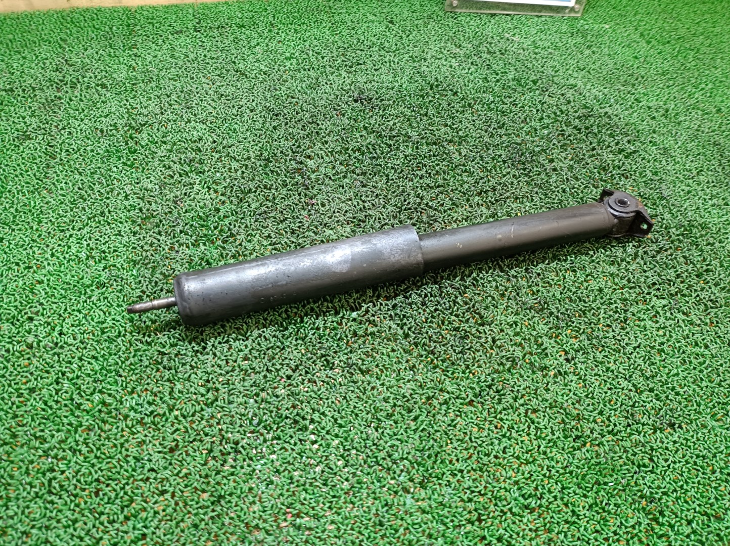 希少 メルセデスベンツ フロントショックアブソーバー 左 450SE W126 W116 1973