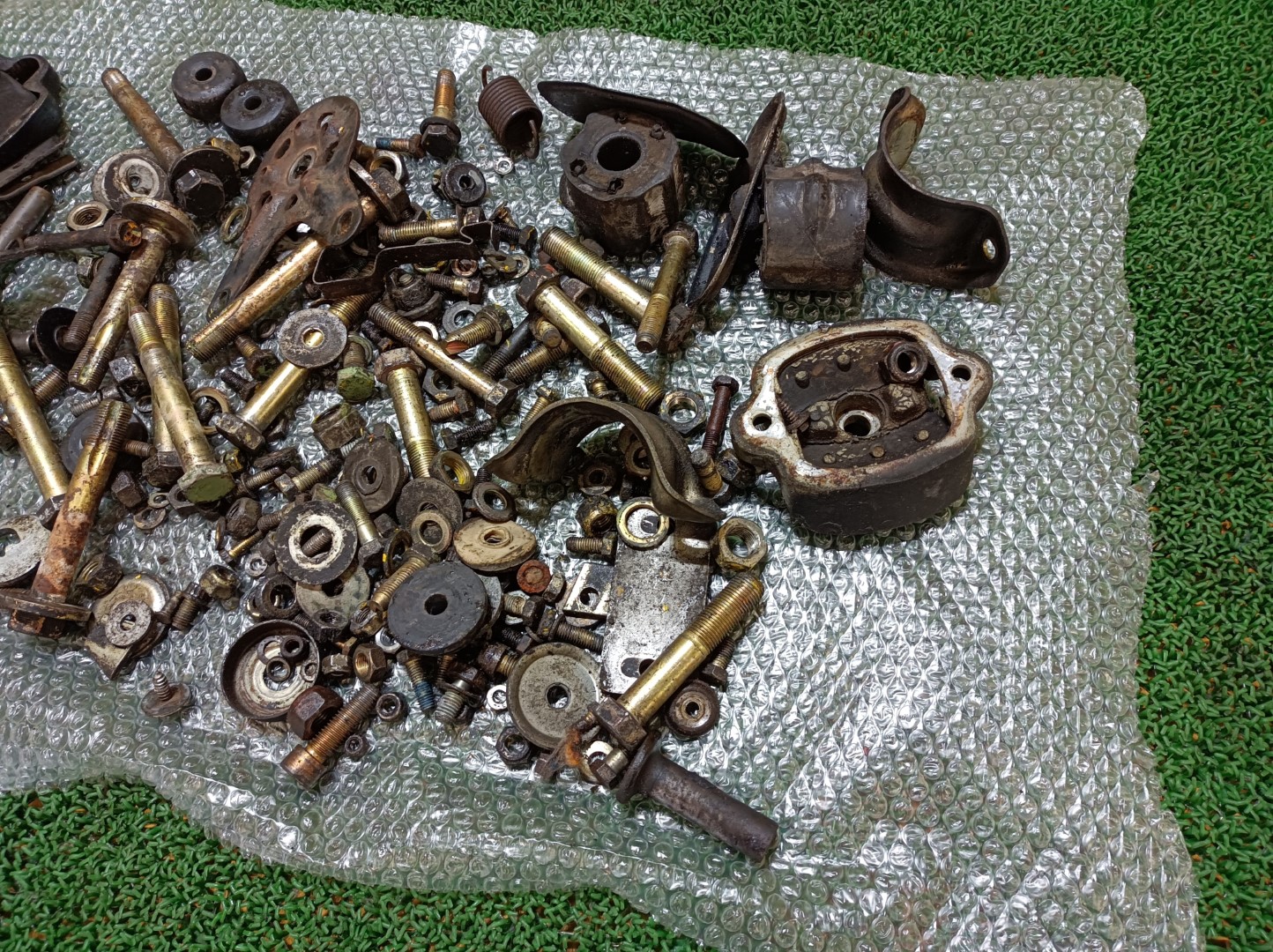 希少 メルセデスベンツ サスペンションボルト＆ナット 450SE W116 1973