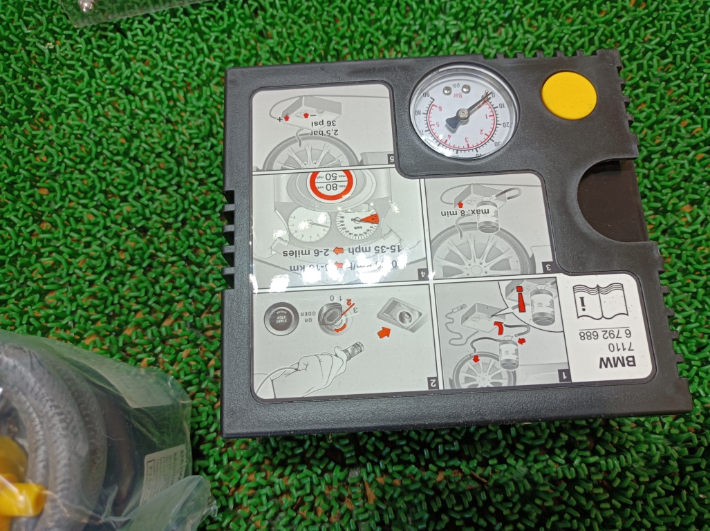 ミニ タイヤ空気入れコンプレッサー タイヤコンプレッサ ワン DBA-SR16 SR16 2011