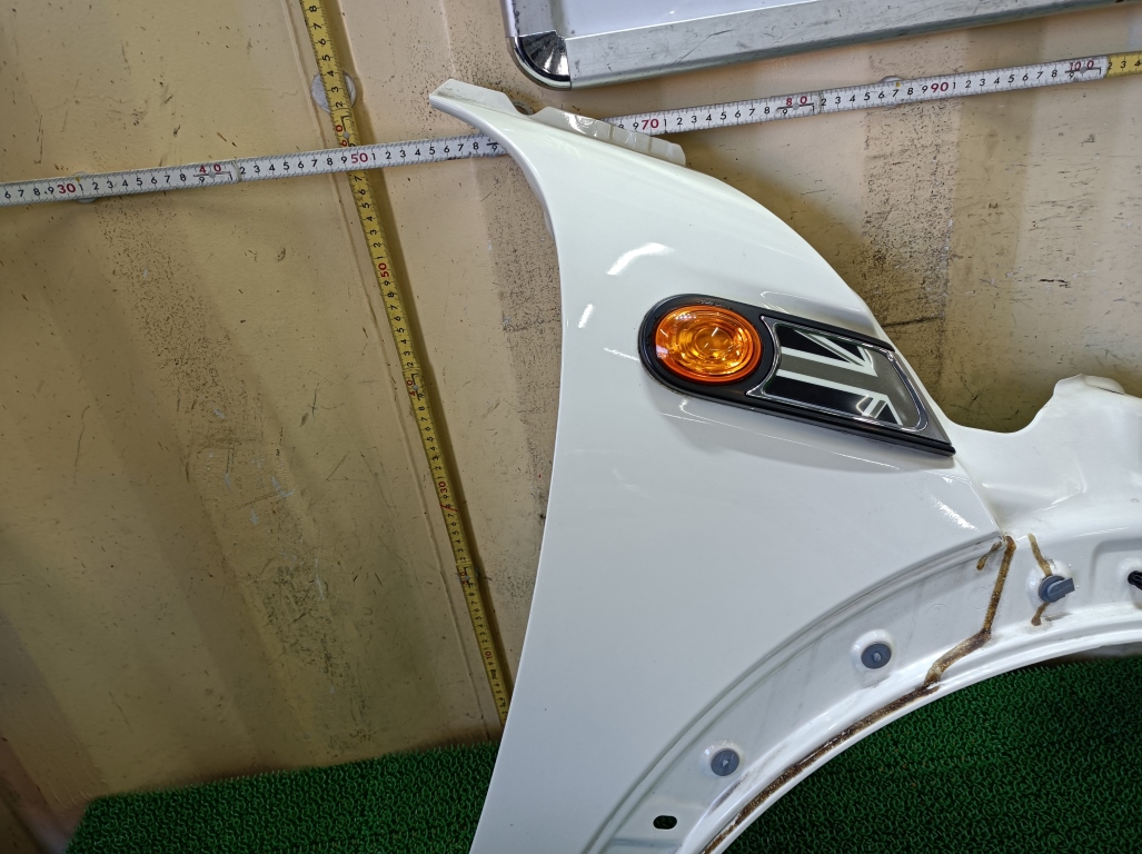 ミニ フロントフェンダー 右 ワン DBA-SR16 SR16 R56 MINIクラブマン/R55,R55 LCI MINI カブリオ/R57,R57 LCI MINIロードスター/R59 2011