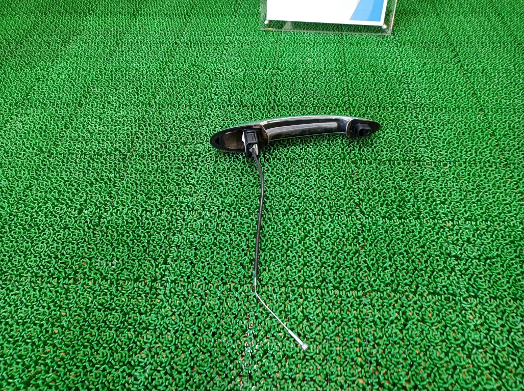 ミニ フロントドアアウターハンドル 左 ワン DBA-SR16 SR16 ミニクラブマン / R55 ミニ カブリオ / R57 ミニクーペ / R58 ミニロードスター / R59 2011