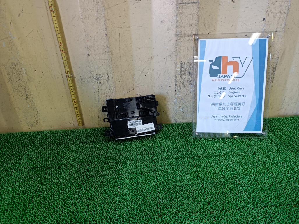 ミニ ヒーターコントロールパネル ワン DBA-SR16 SR16 ミニクーペ / R58 2011