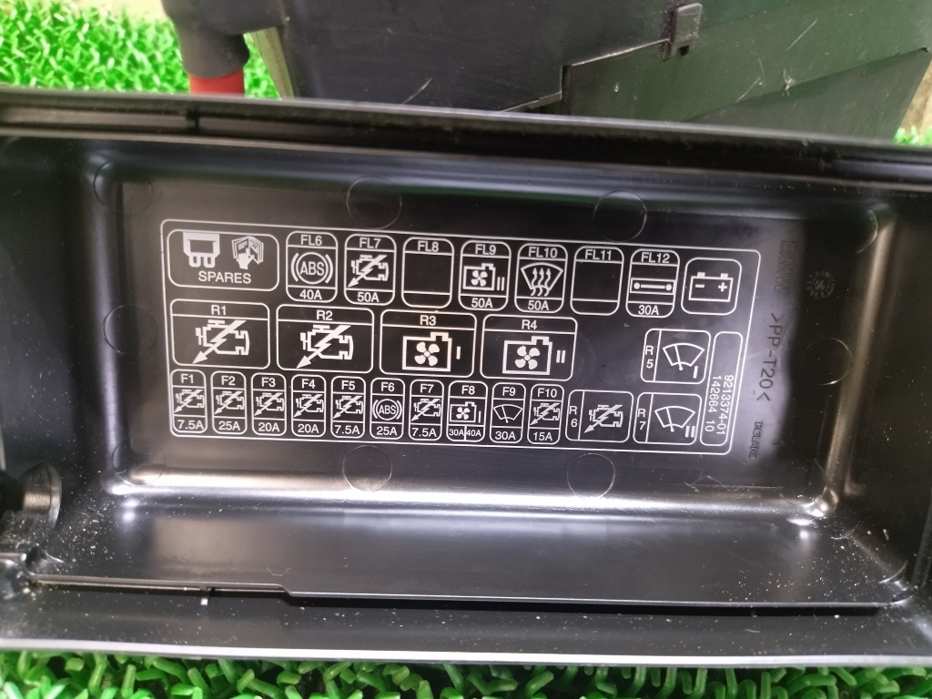 ミニ ヒューズボックス ワン DBA-SR16 SR16 R55,R58,R59,R60 2011