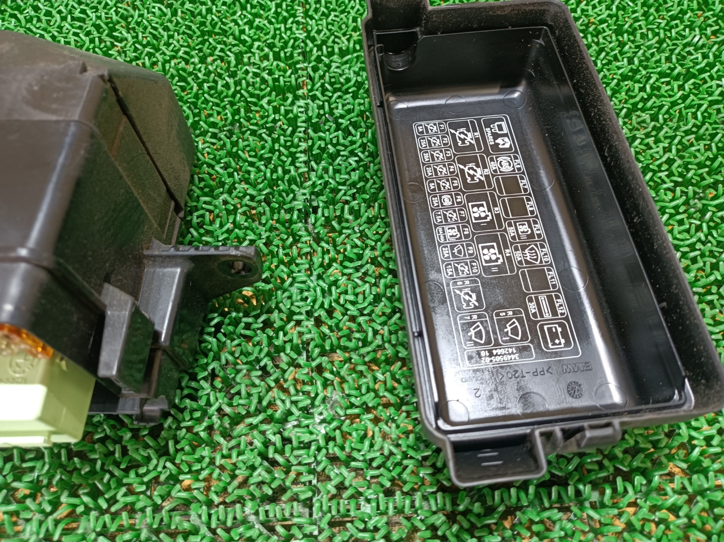 ミニ ヒューズボックス クーパーS ABA-MF16S MF16S R50,R53,R59 2007