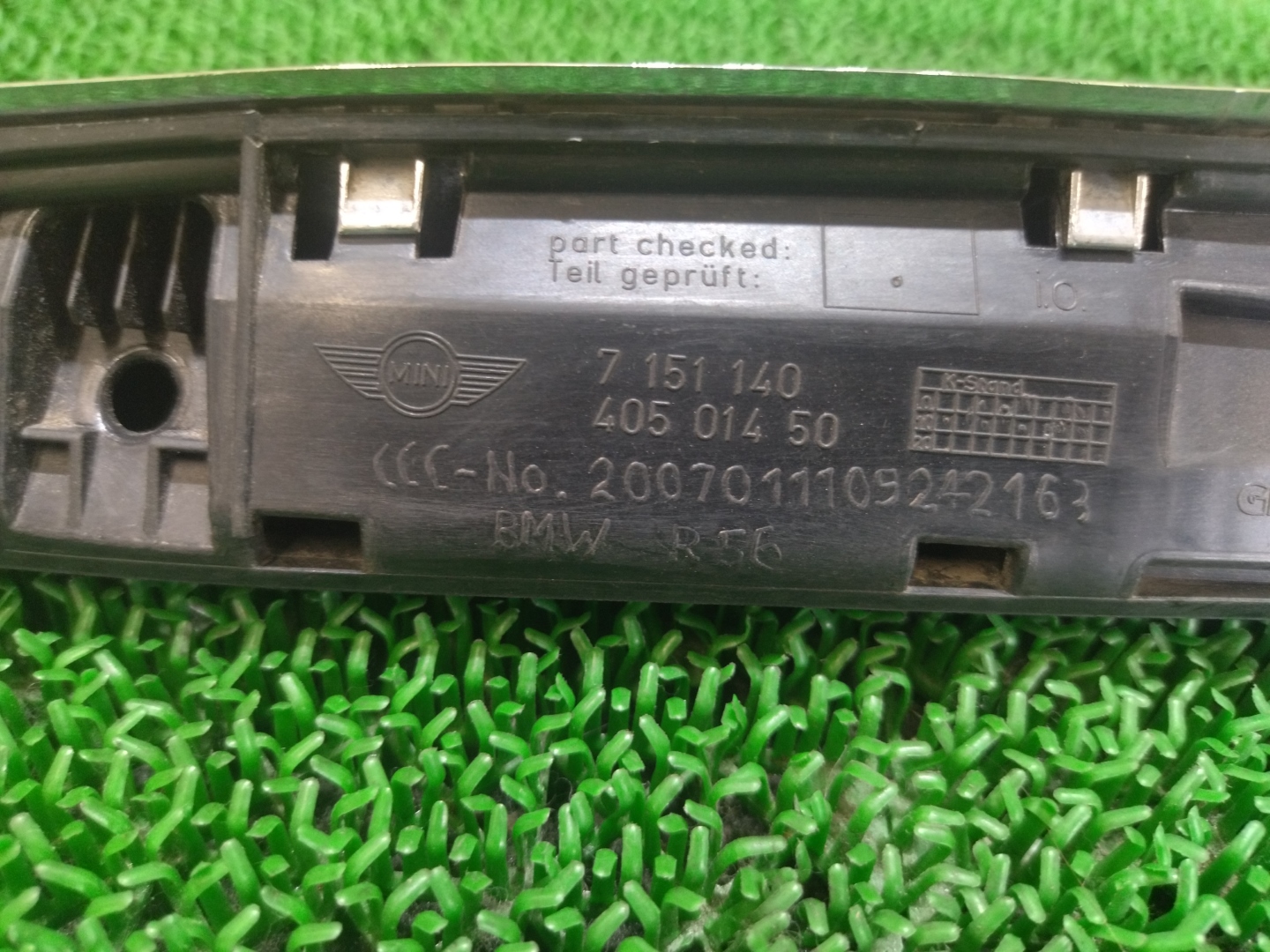 ミニ リアセンターガーニッシュパネル クーパーS DBA-SV16 SV16 2012