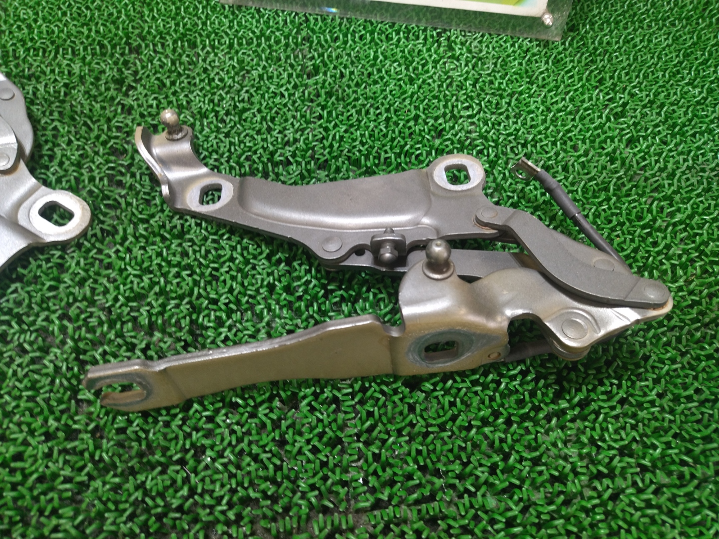 ミニ フードヒンジ 左右 クーパーS ABA-MM16 MM16 R56,R57,R58,R59 2008