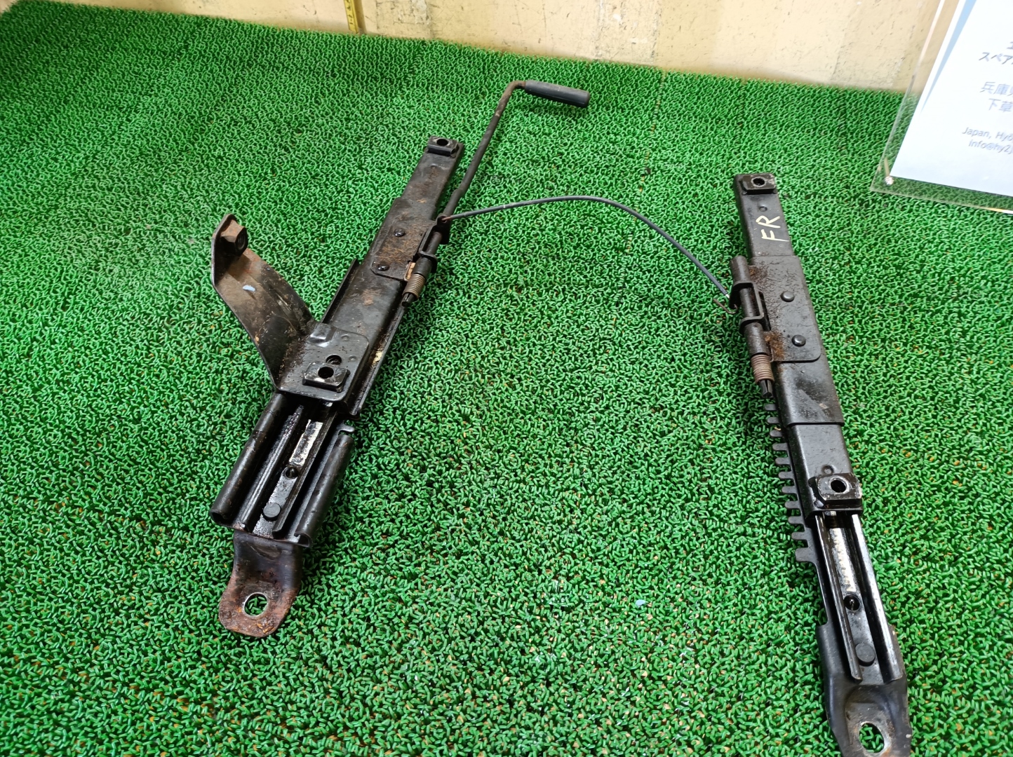 日産 フロントシートフレーム 右 フェアレディZ E-S130 S130 1982