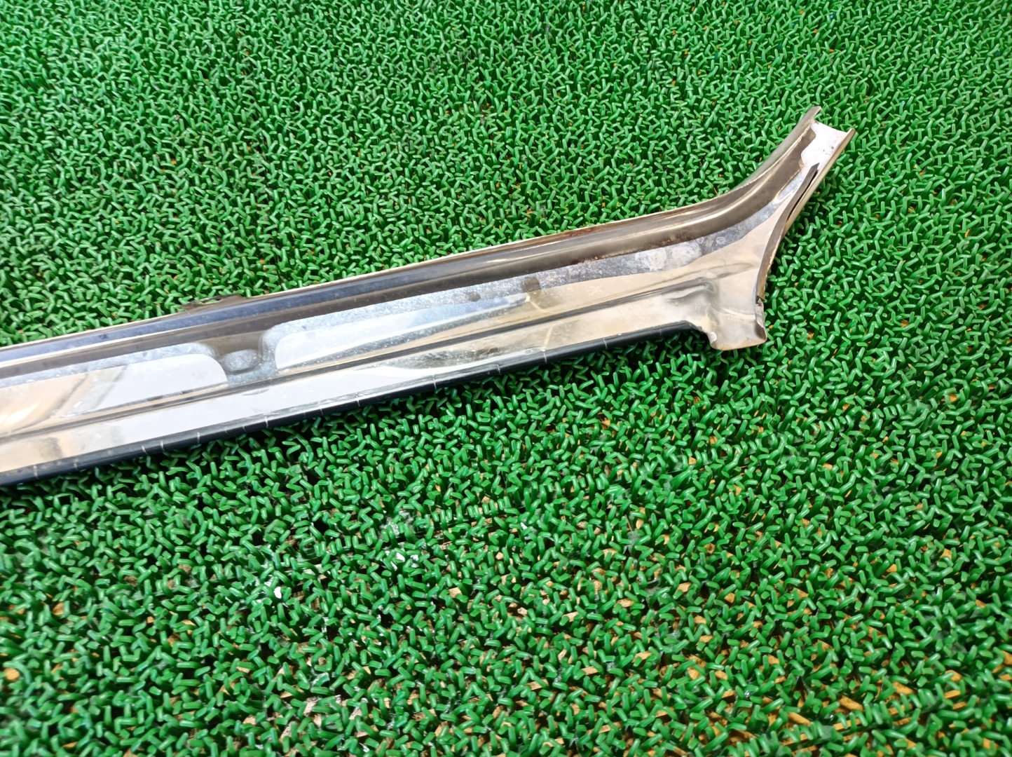 日産 フロントガラスサイドモール 左 フェアレディZ E-S130 S130 1982