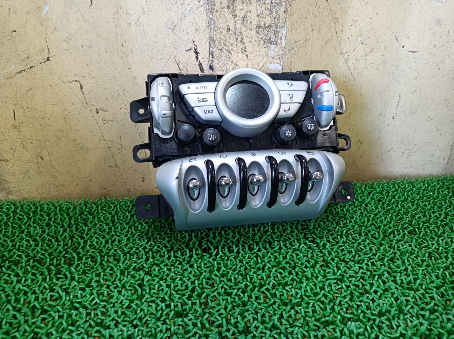 ミニ ヒーターコントロールパネル エアコンスイッチパネル クーパーS ABA-MF16S MF16S ミニ クラブマン / R55 2008