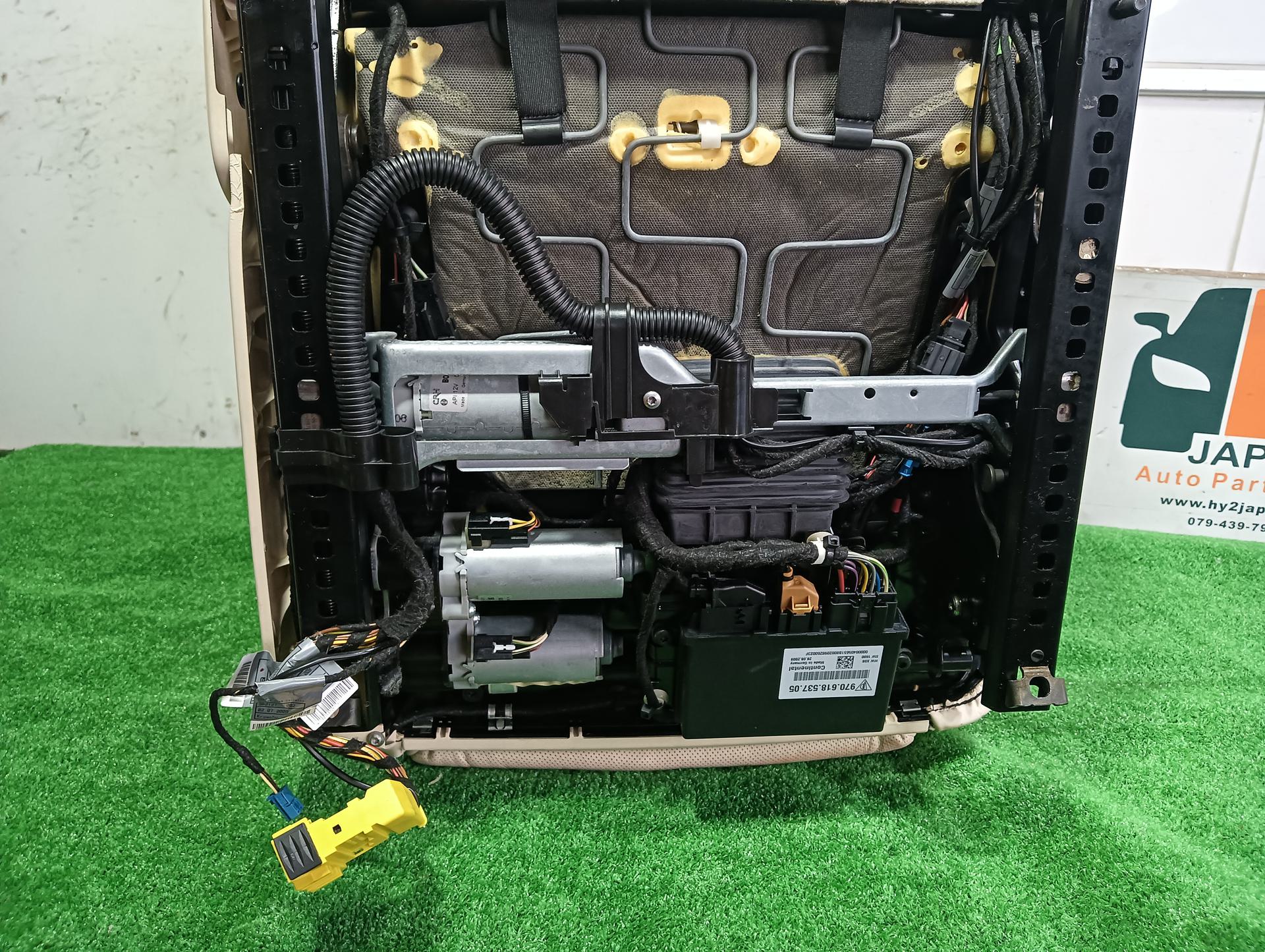 ポルシェ フロントシート 左 パナメーラ 4S ABA-970M48A 970M48A 2010