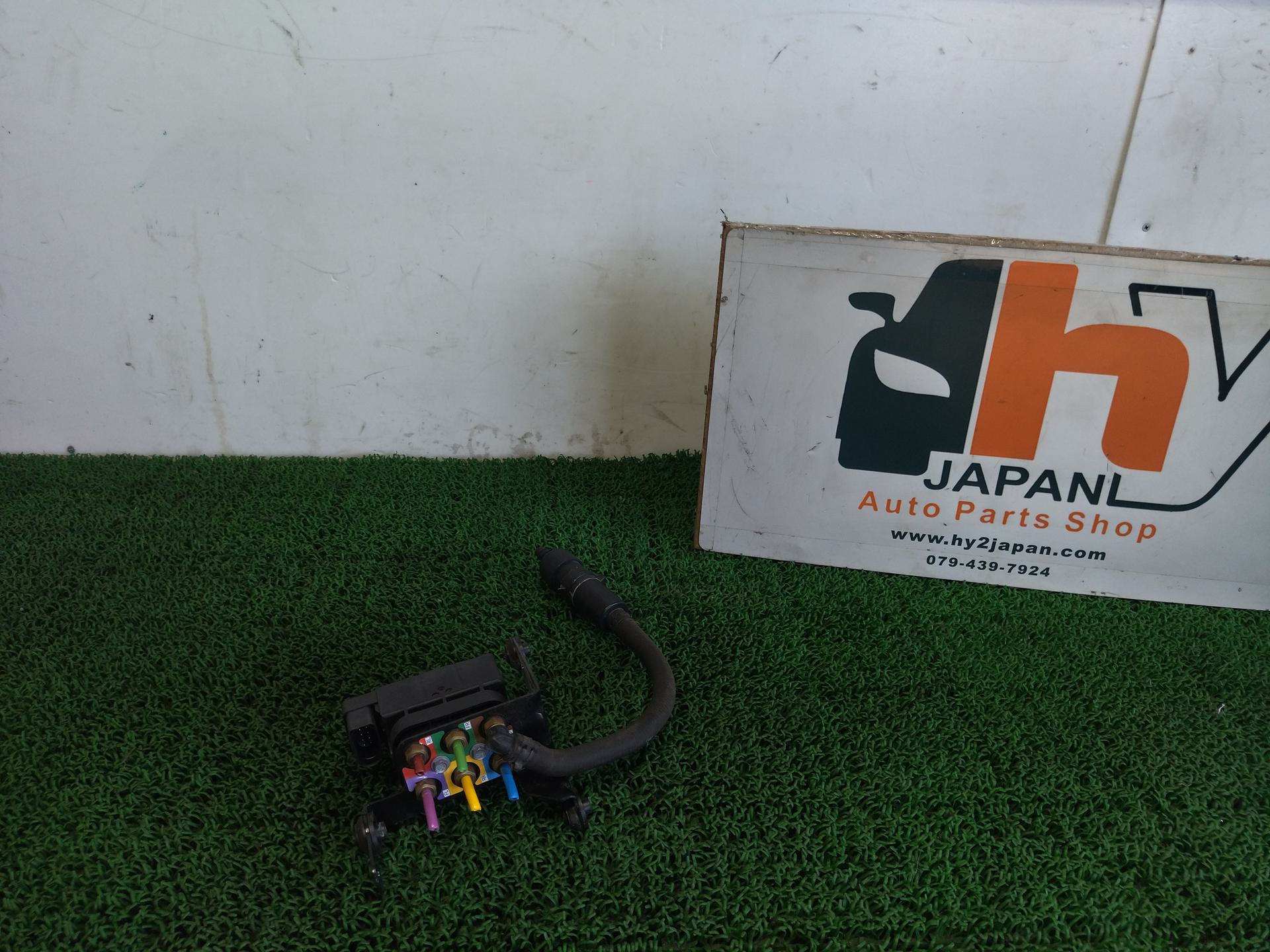 ポルシェ エアサス ハイト コントロール バルブ パナメーラ 4S ABA-970M48A 970M48A 2010