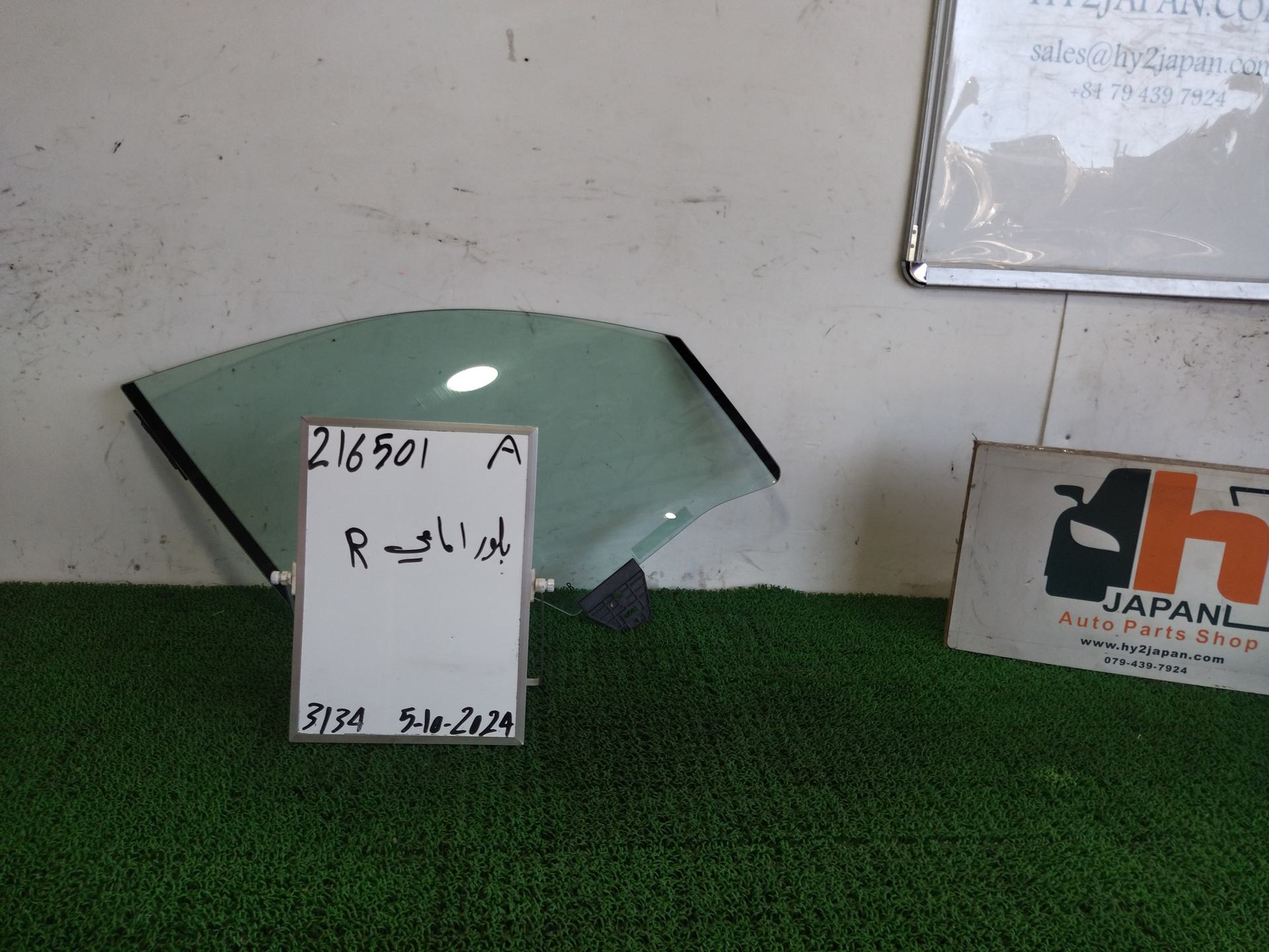 ポルシェ フロントドアガラス 右 パナメーラ 4S ABA-970M48A 970M48A 2010