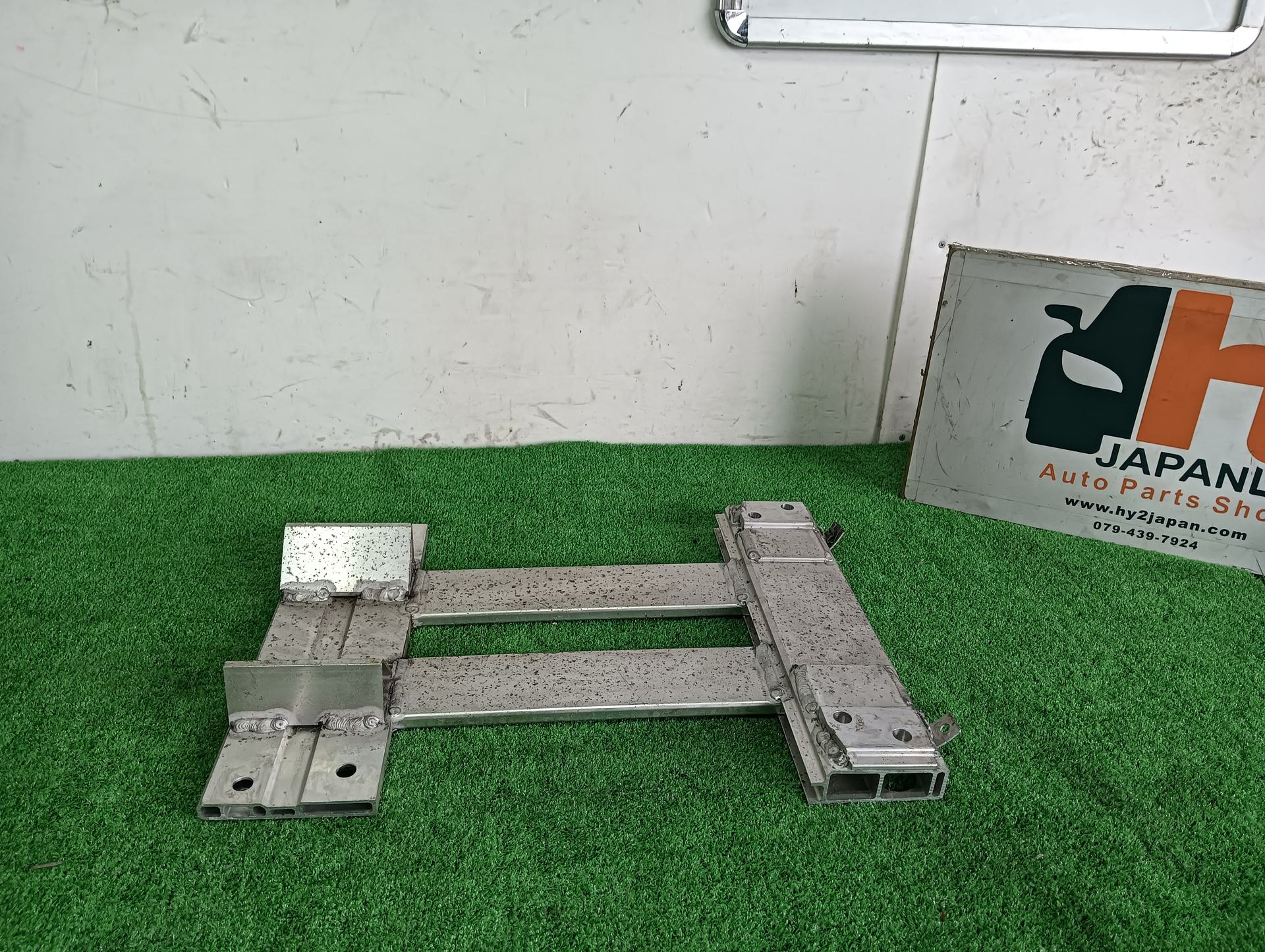 ポルシェ サスペンションフレーム クロスメンバーマワント パナメーラ 4S ABA-970M48A 970M48A 2010