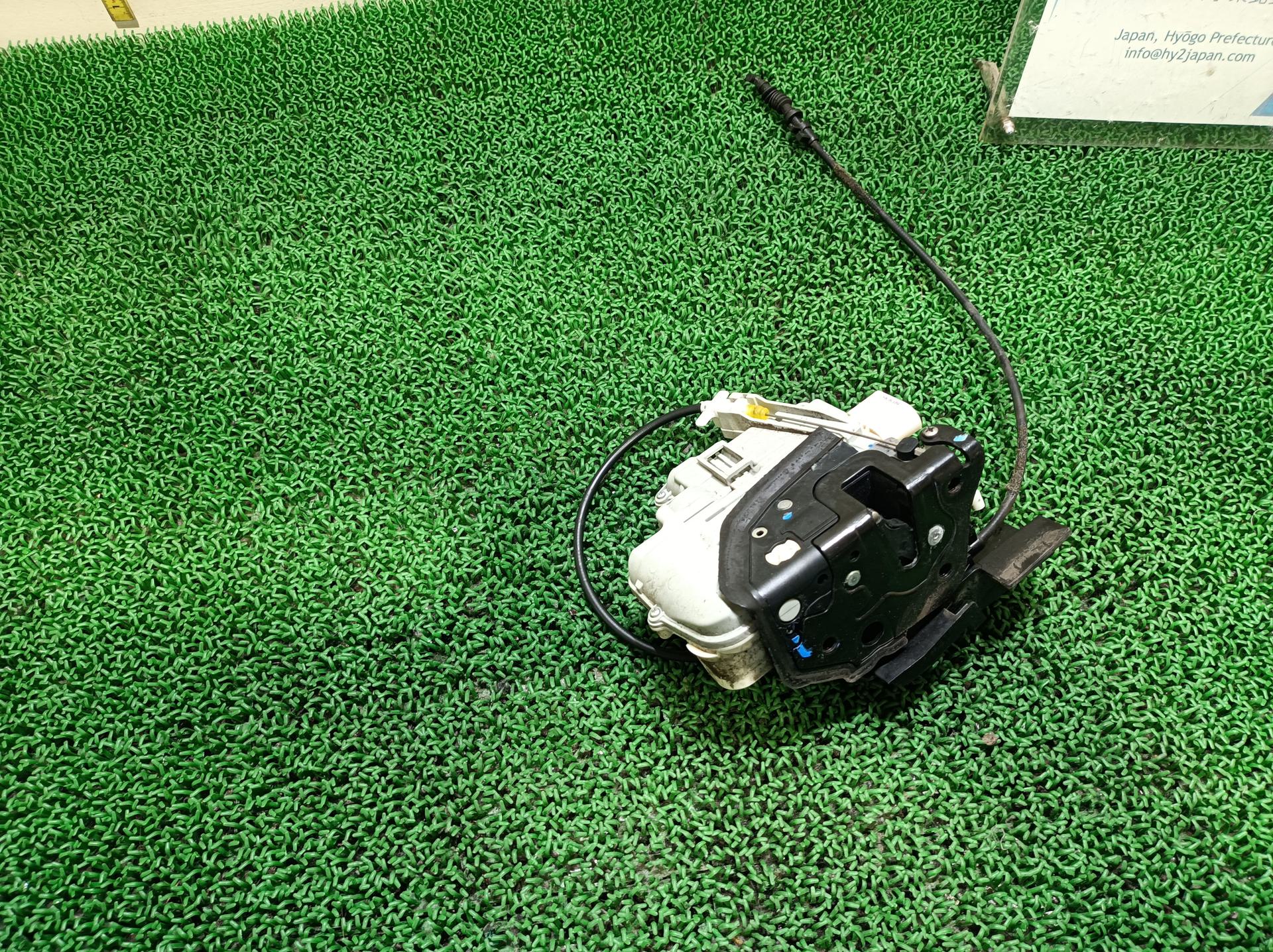 ポルシェ フロントドアロック 左 パナメーラ 4S ABA-970M48A 970M48A ポルシェ/マカン 2010
