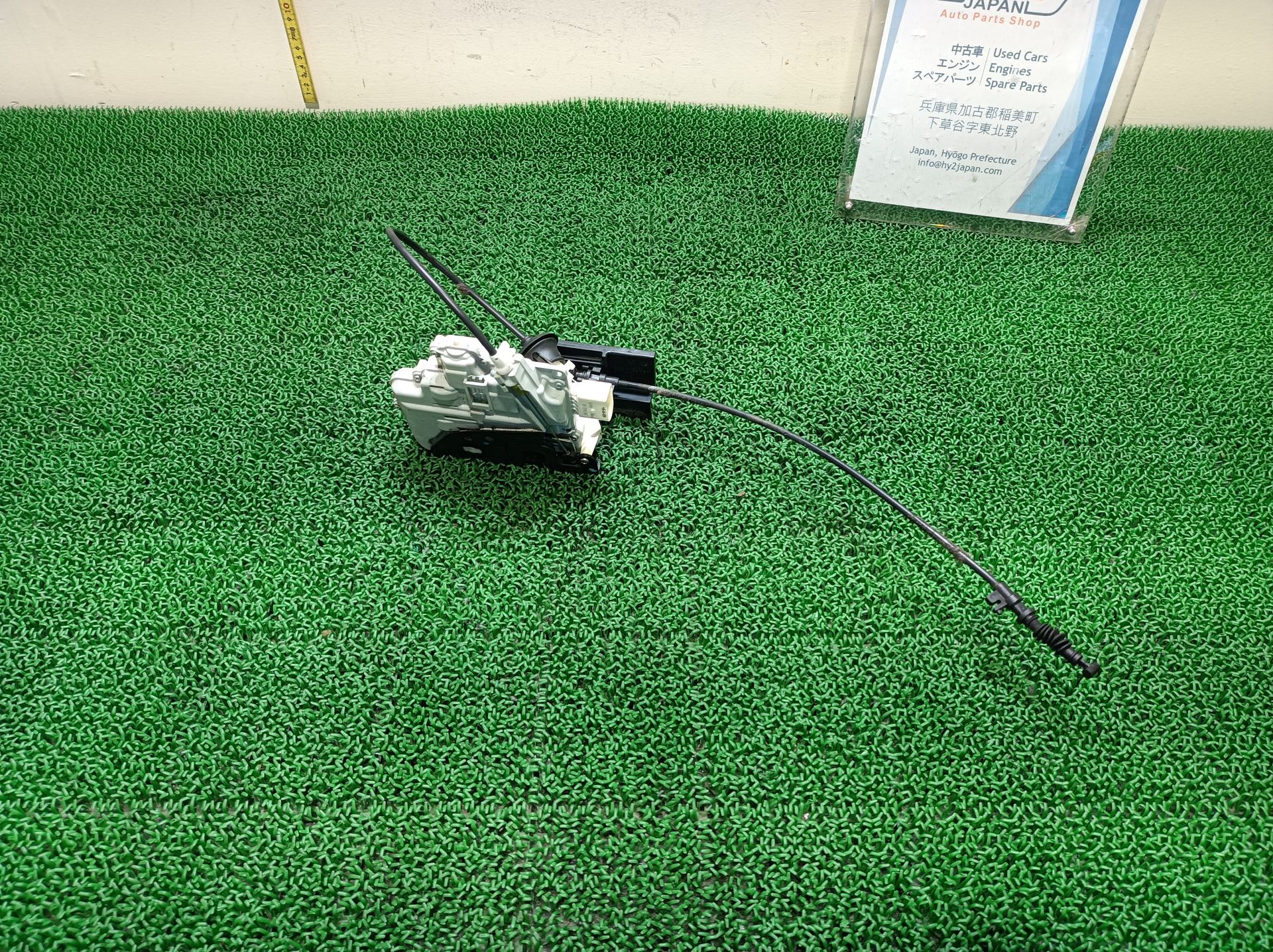 ポルシェ フロントドアロック 左 パナメーラ 4S ABA-970M48A 970M48A ポルシェ/マカン 2010