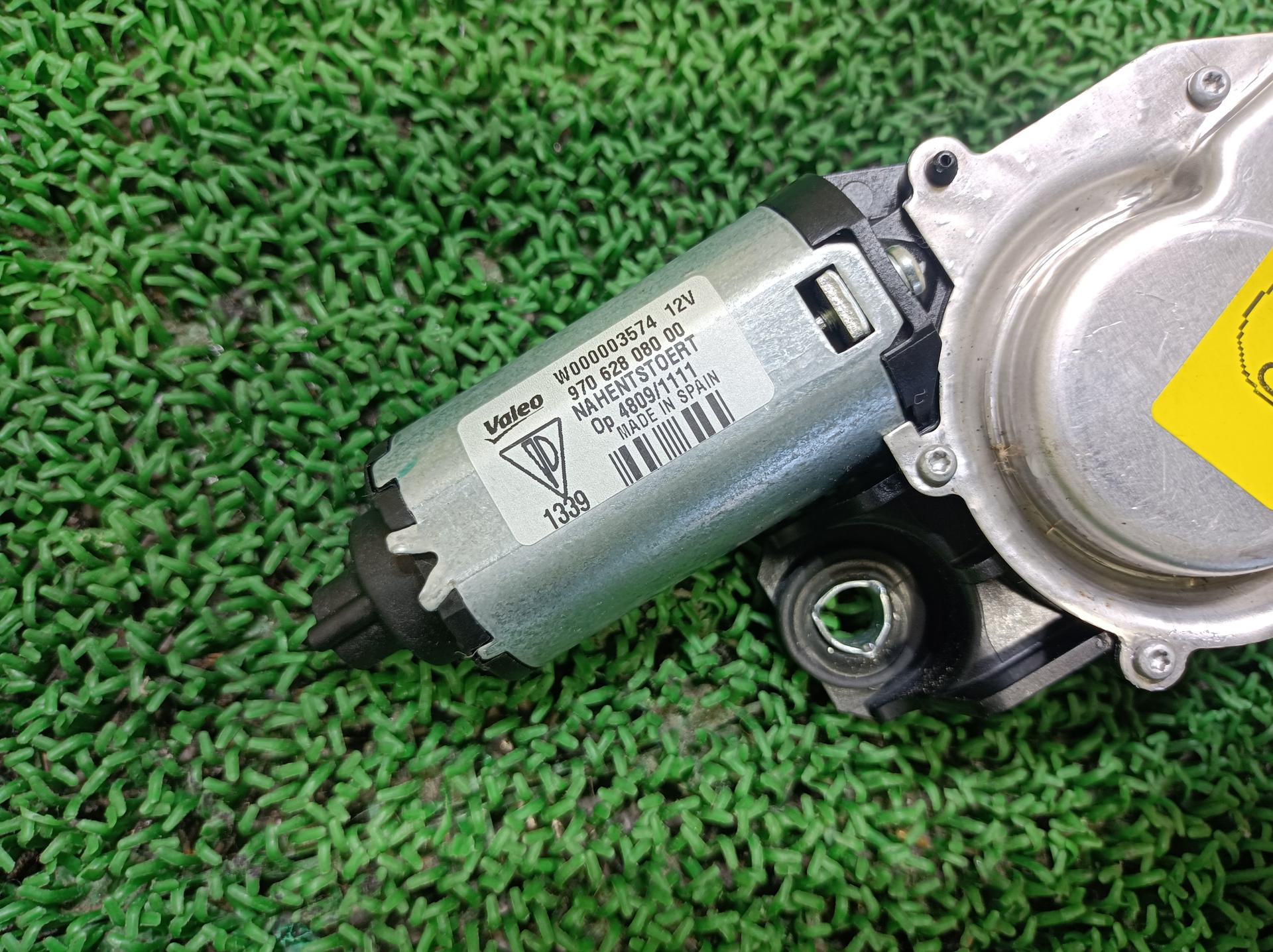 ポルシェ リアワイパーモーター パナメーラ 4S ABA-970M48A 970M48A 2010
