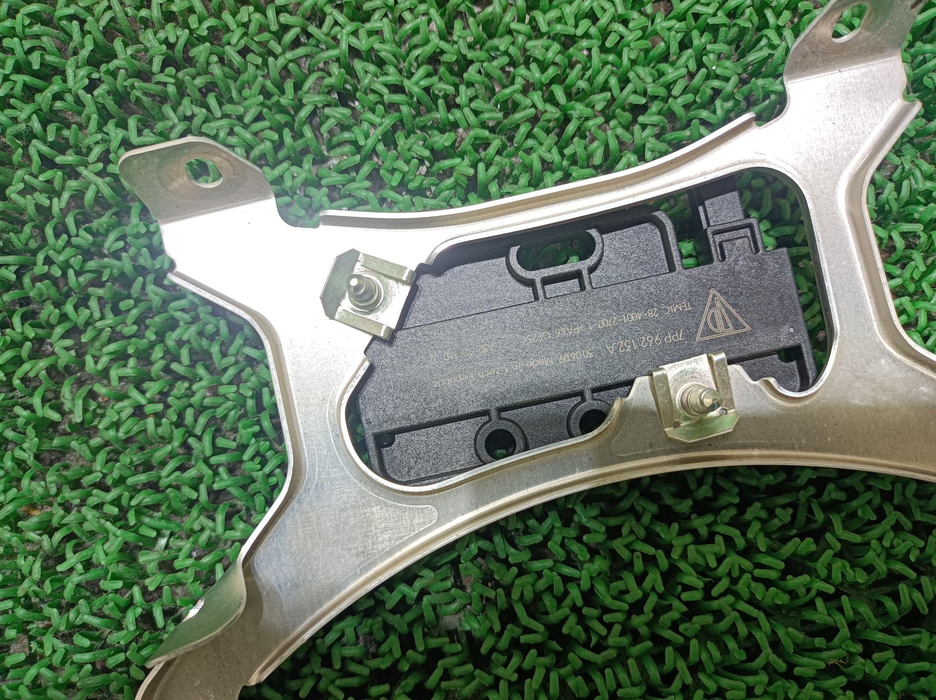 ポルシェ キーレスエントリーアンテナ パナメーラ 4S ABA-970M48A 970M48A ポルシェ カイエン 958 ポルシェ ケイマン 718 2010