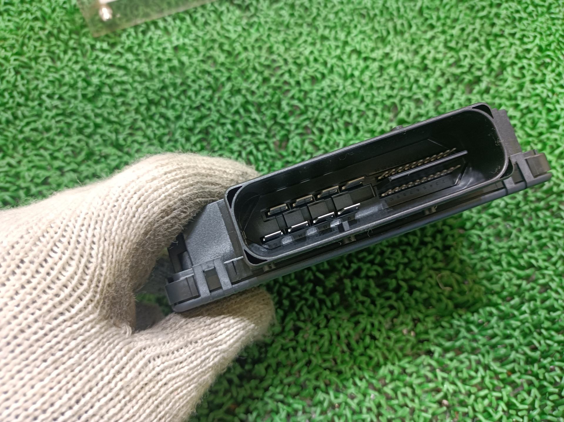 ポルシェ パーキングブレーキコントロールモジュール パナメーラ 4S ABA-970M48A 970M48A 2010