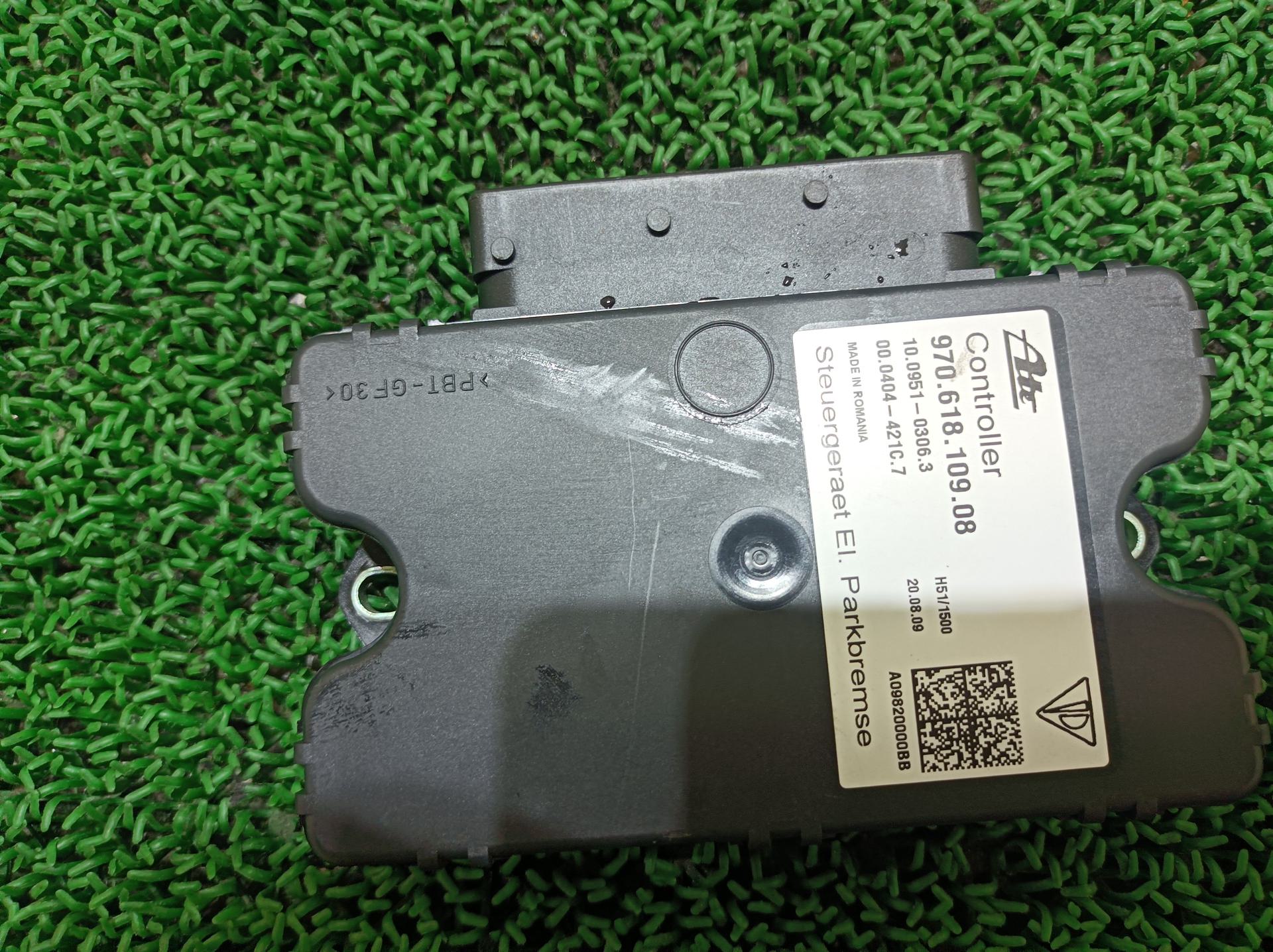ポルシェ パーキングブレーキコントロールモジュール パナメーラ 4S ABA-970M48A 970M48A 2010