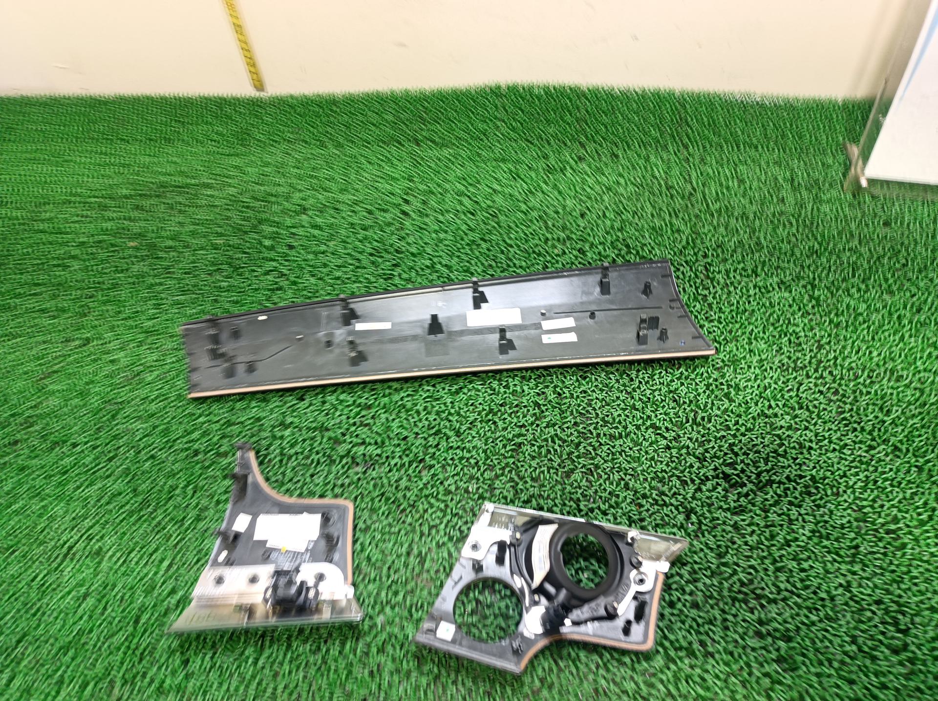 ポルシェ ダッシュボードトリム パナメーラ 4S ABA-970M48A 970M48A 2010
