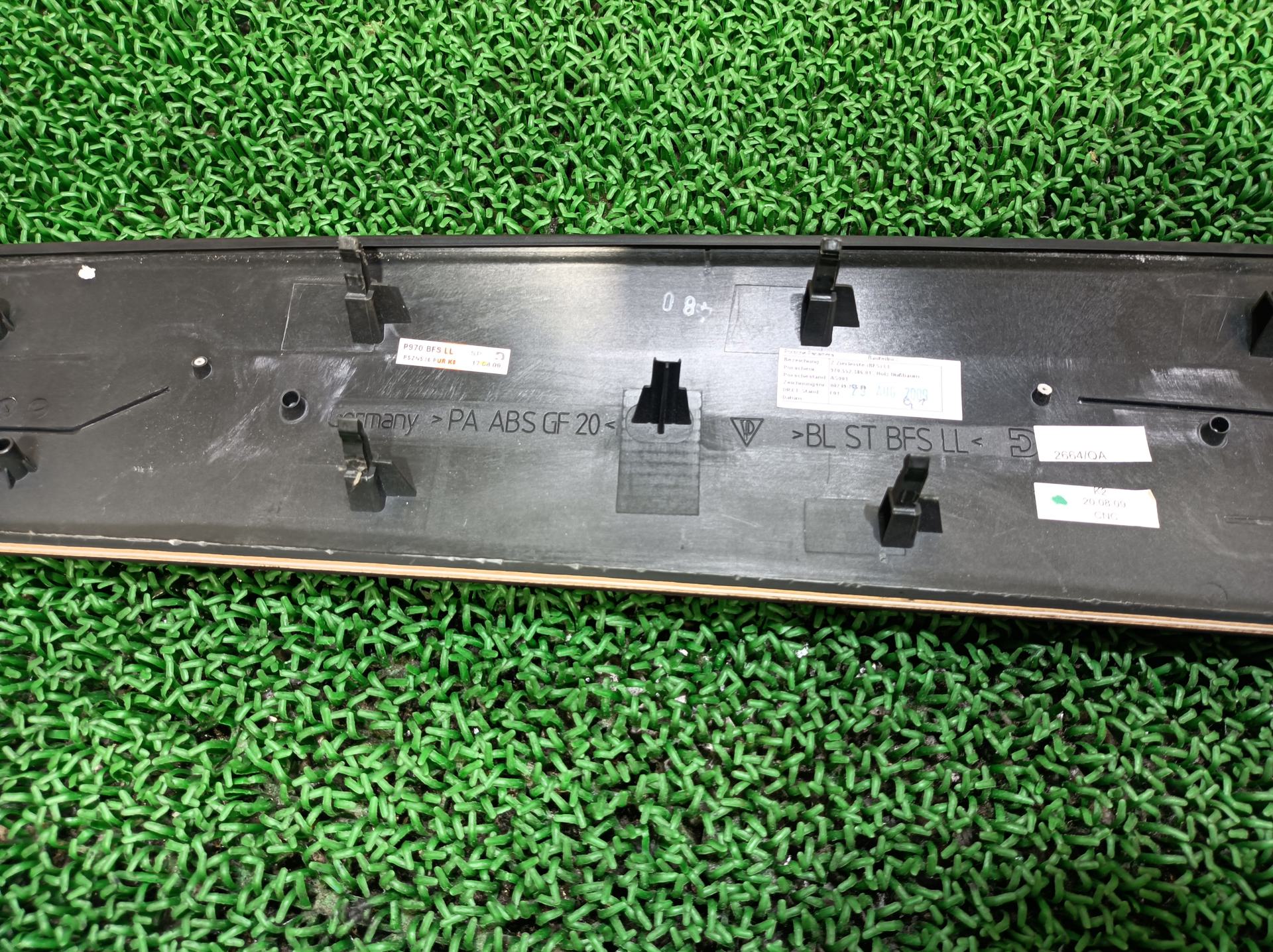 ポルシェ ダッシュボードトリム パナメーラ 4S ABA-970M48A 970M48A 2010