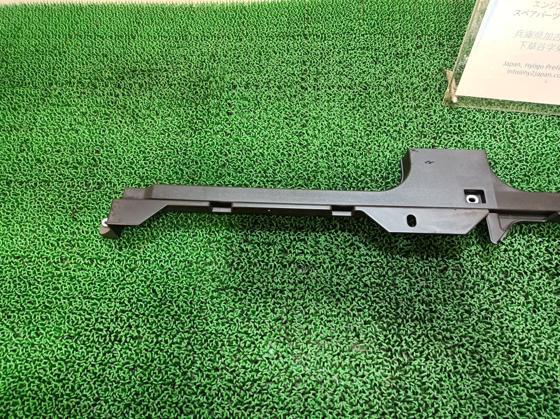 ポルシェ トランクトリム 右 パナメーラ 4S ABA-970M48A 970M48A 2010
