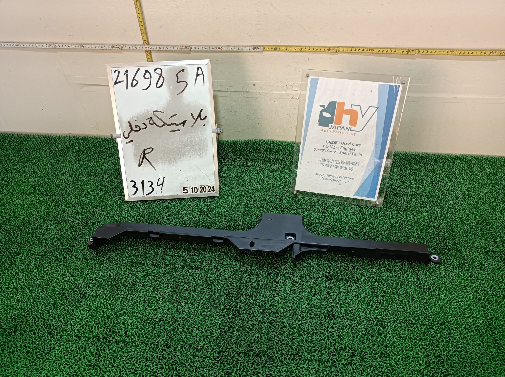 ポルシェ トランクトリム 右 パナメーラ 4S ABA-970M48A 970M48A 2010