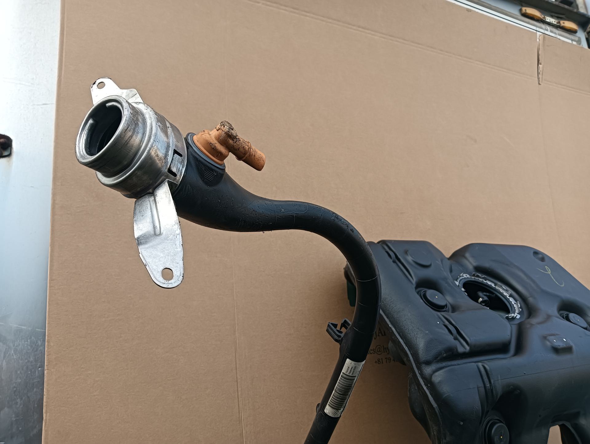 ポルシェ 燃料タンク パナメーラ 4S ABA-970M48A 970M48A 2010