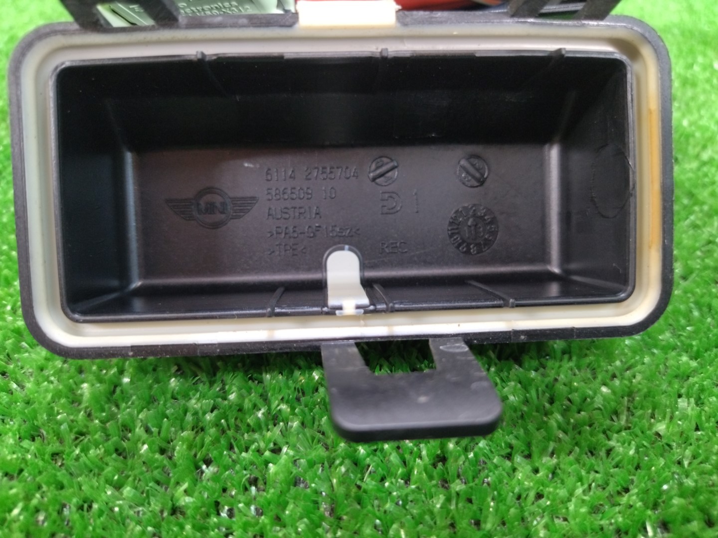mini countryman 2013 ヒューズボックス
