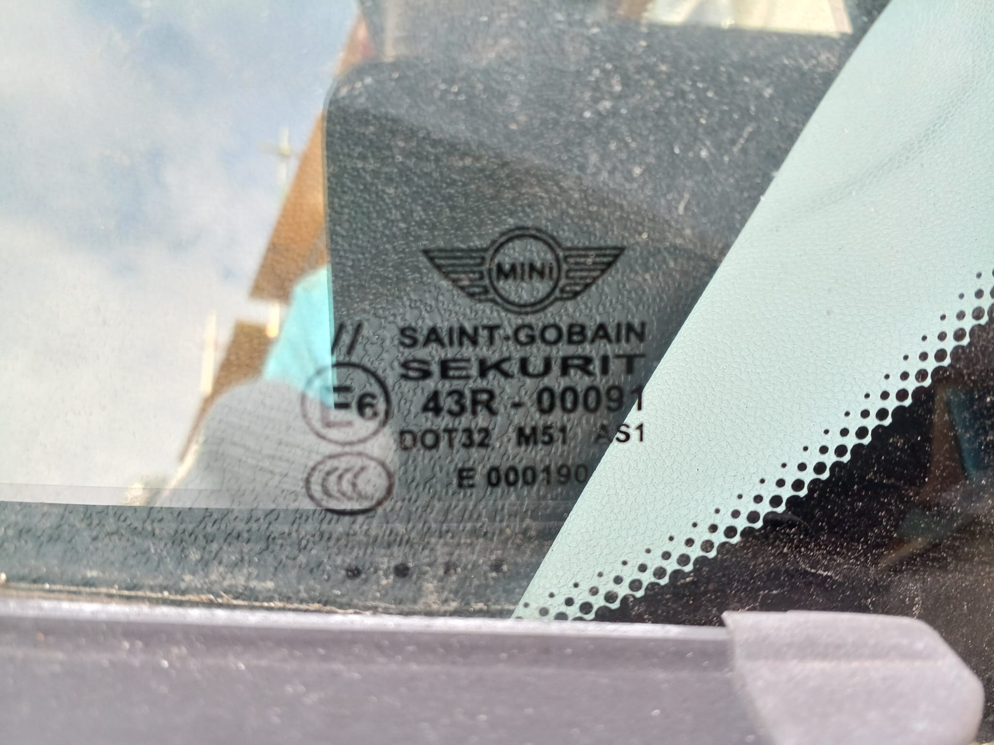 BMWミニ クーパー クラブマン ABA-ML16 ボンネット フード 2008