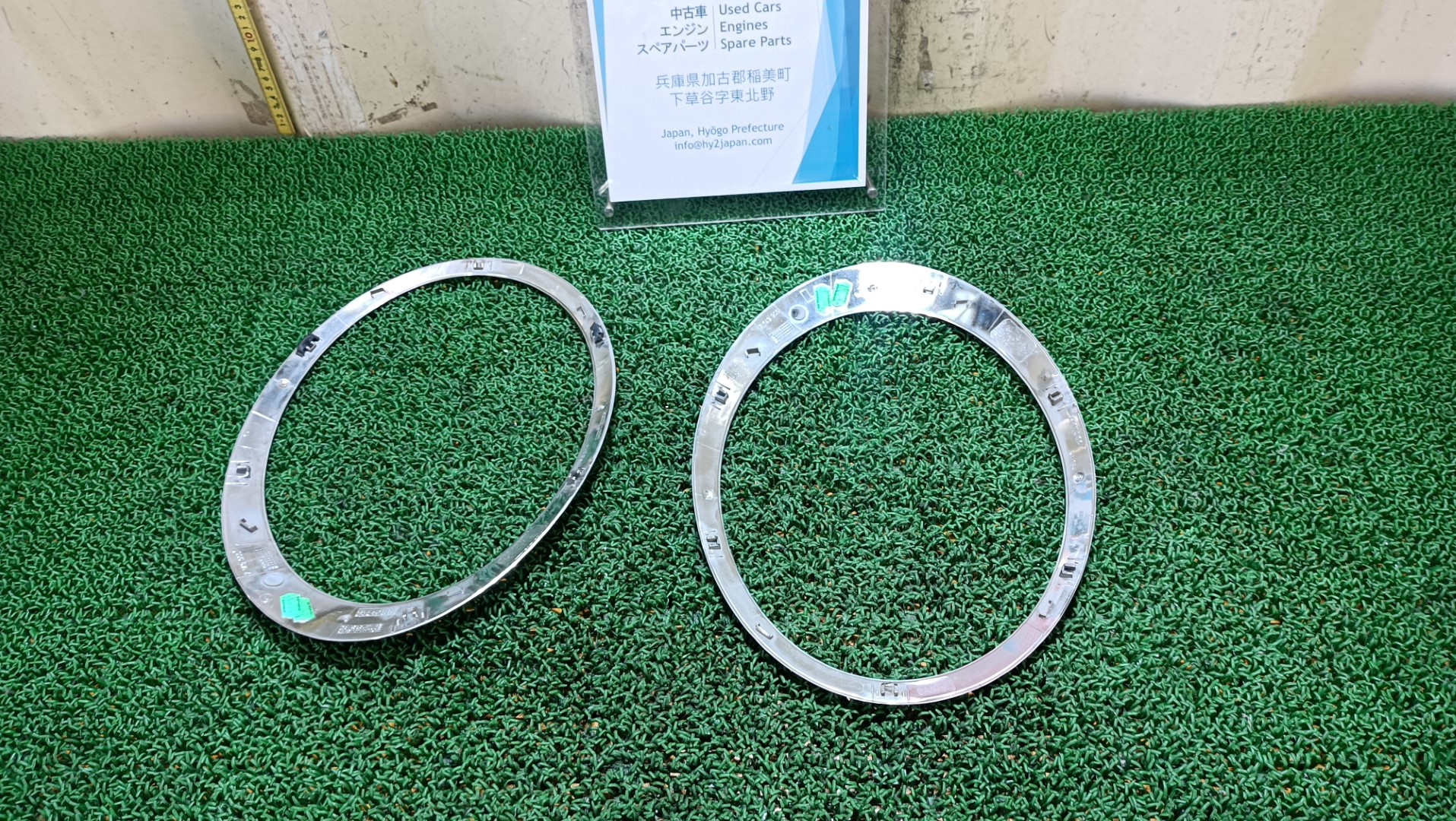 BMW ヘッドライトトリム 左右 ミニクーパー クラブマン 2008 ABA-ML16