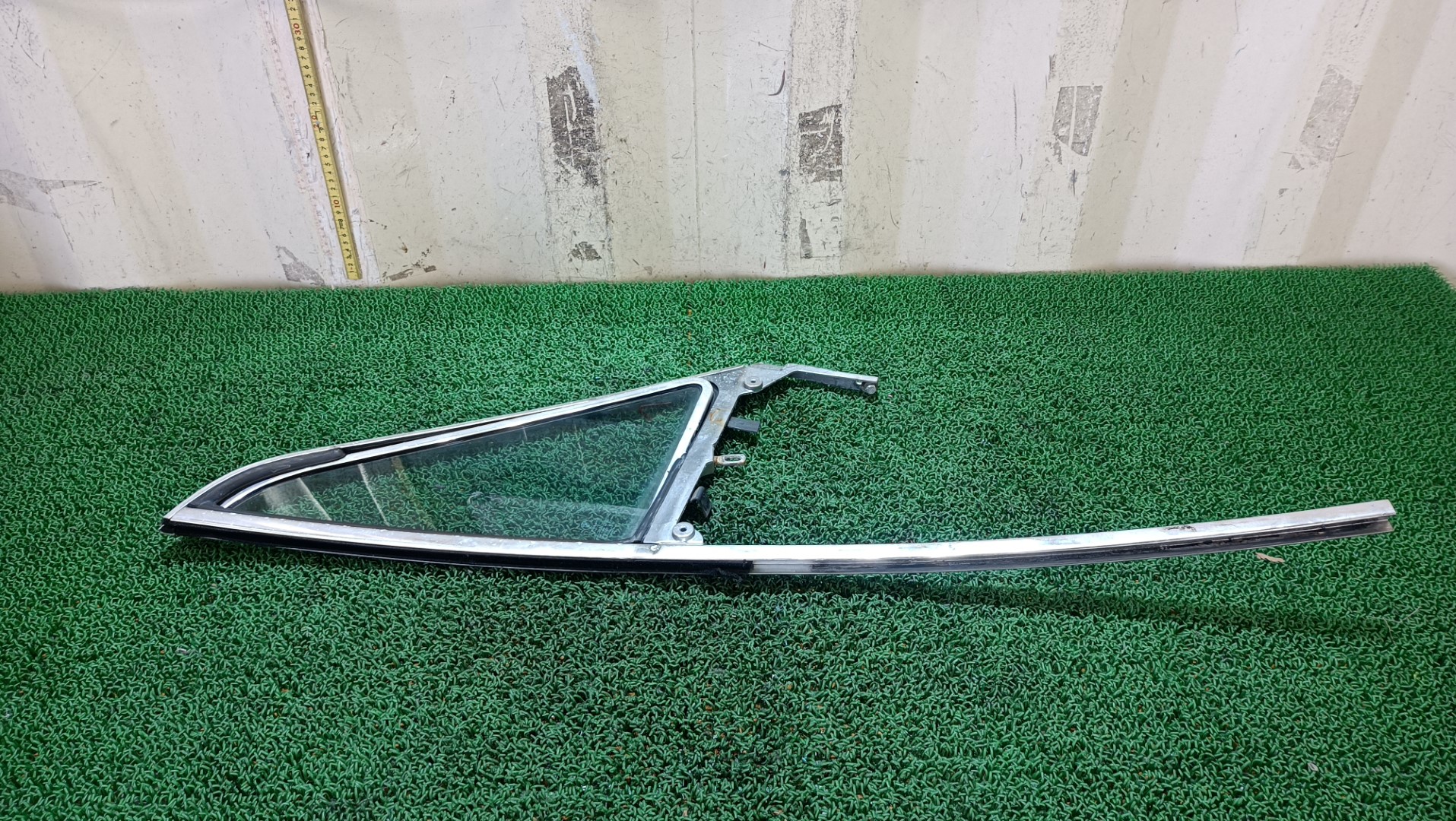 BMW フロント サイドガラス 左 1502 - 2002tti 走行49156㎞ 1976 hyj#