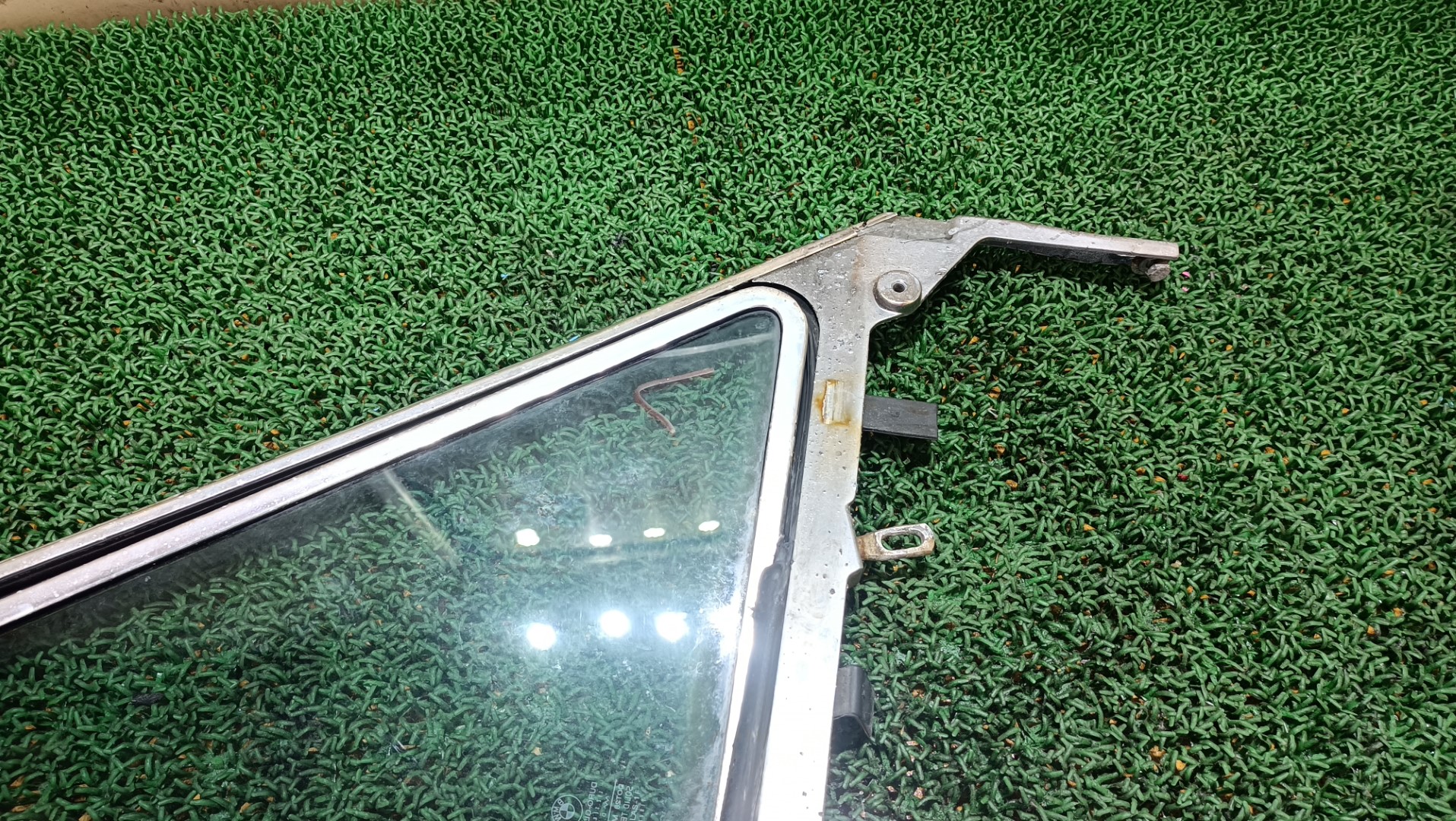 BMW フロント サイドガラス 左 1502 - 2002tti 走行49156㎞ 1976 hyj#