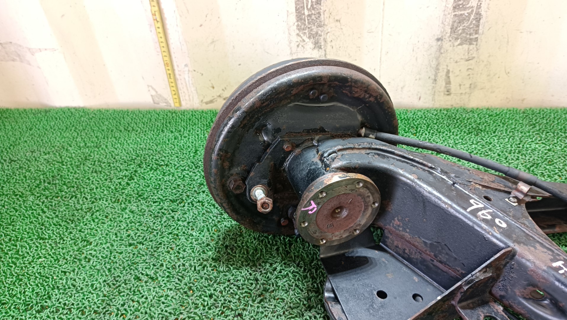 BMW リアナックルハブ 右 1502 - 2002tti 走行 49156 Km 1976