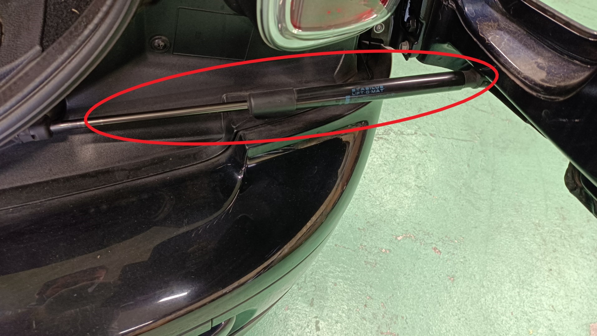 BMW ミニ リアゲートダンパー 左右 クーパークラブマン DBA-ZF16 ( R55 ) 2012