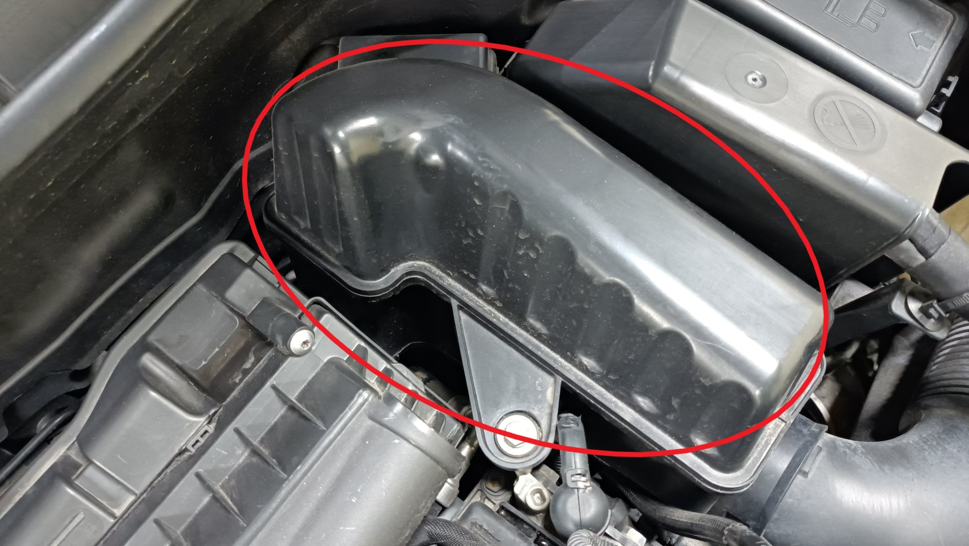 BMW ミニ エアクリーナー クーパークラブマン DBA-ZF16 ( R55 ) 2012