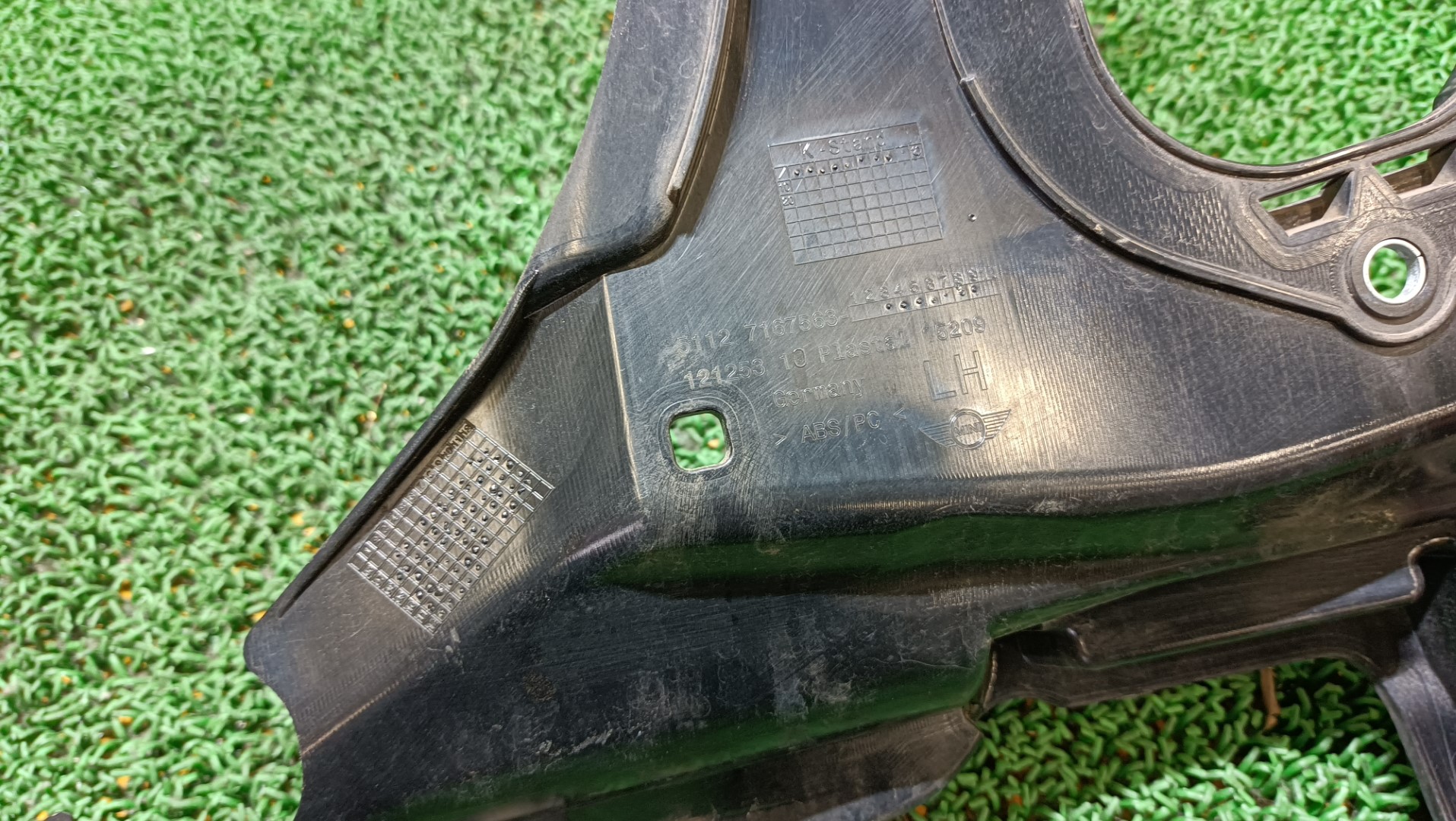 BMW ミニ リアバンパーブラケット 左 クーパークラブマン 走行 129015km DBA-ZF16 ( R55 ) 2012