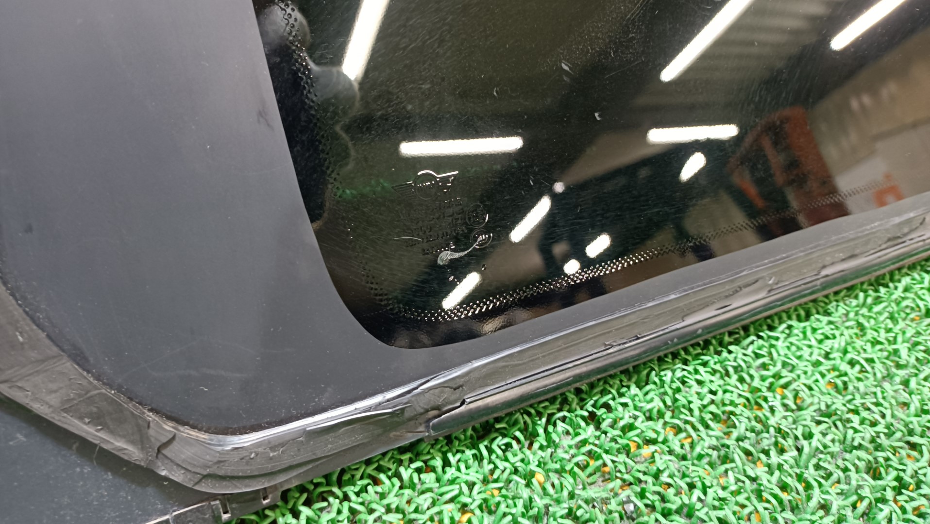 BMW ミニ リアサイドガラス 右 クーパークラブマン 走行 129015km DBA-ZF16 ( R55 ) 2012