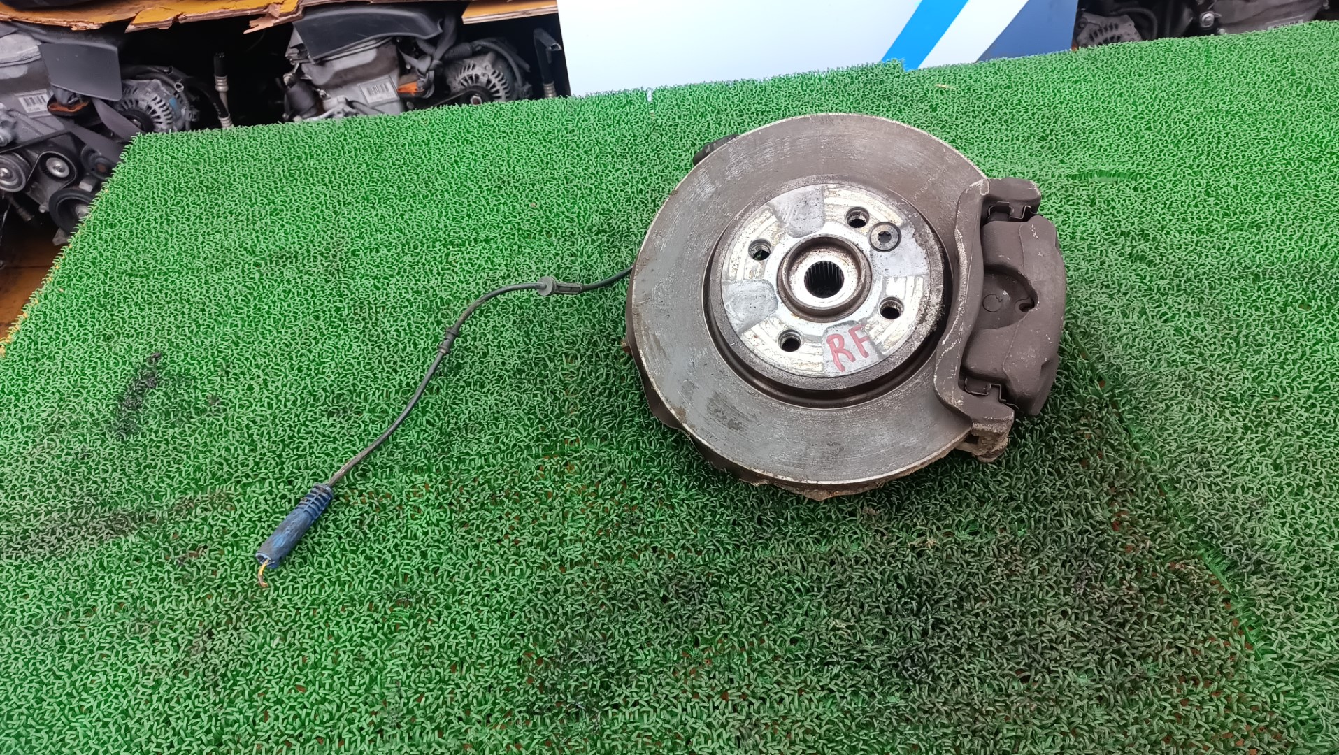 BMW ミニ フロントナックルハブ 右 クーパークラブマン 走行 129015km DBA-ZF16 ( R55 ) 2012